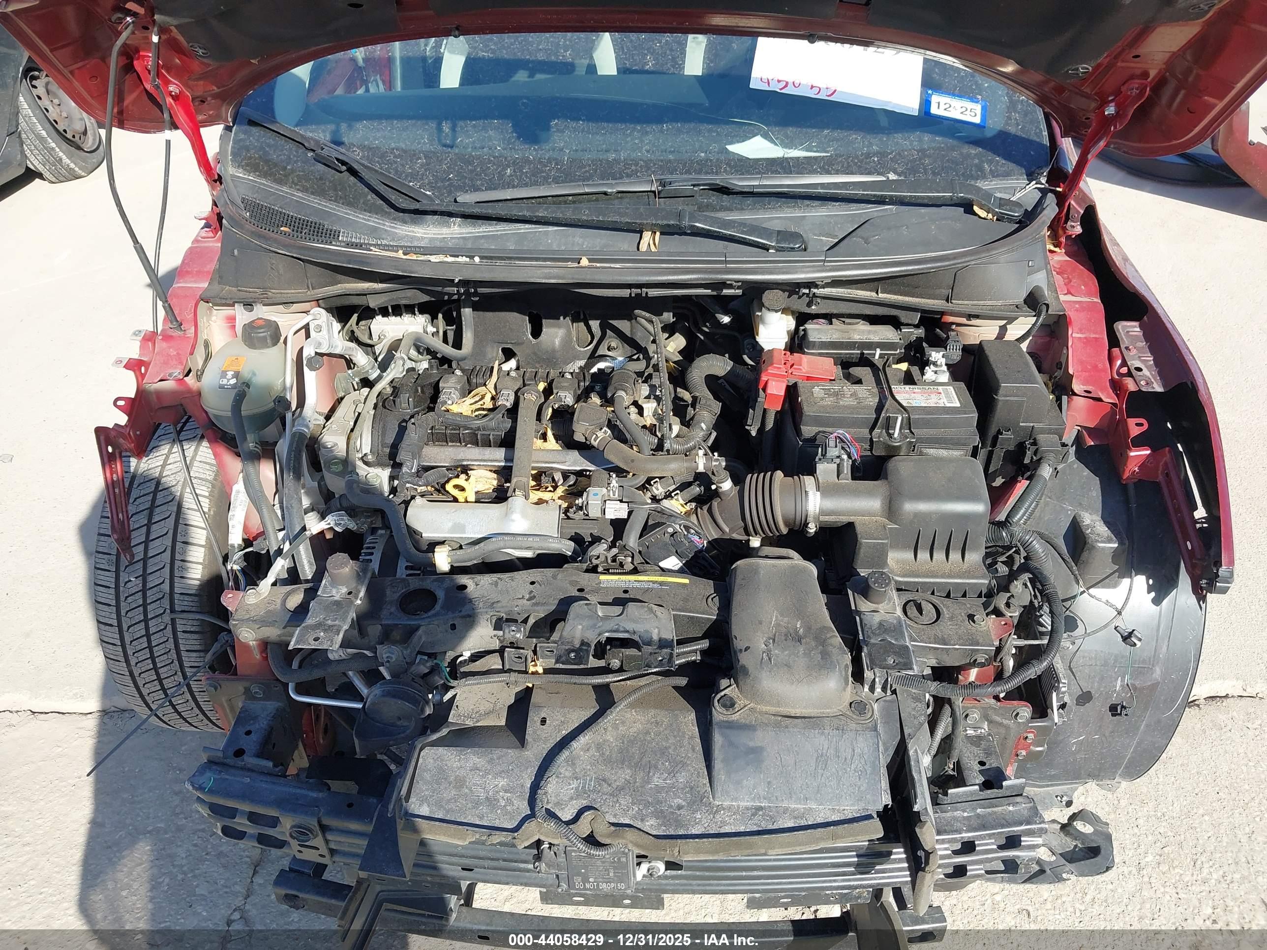 NISSAN VERSA image 10