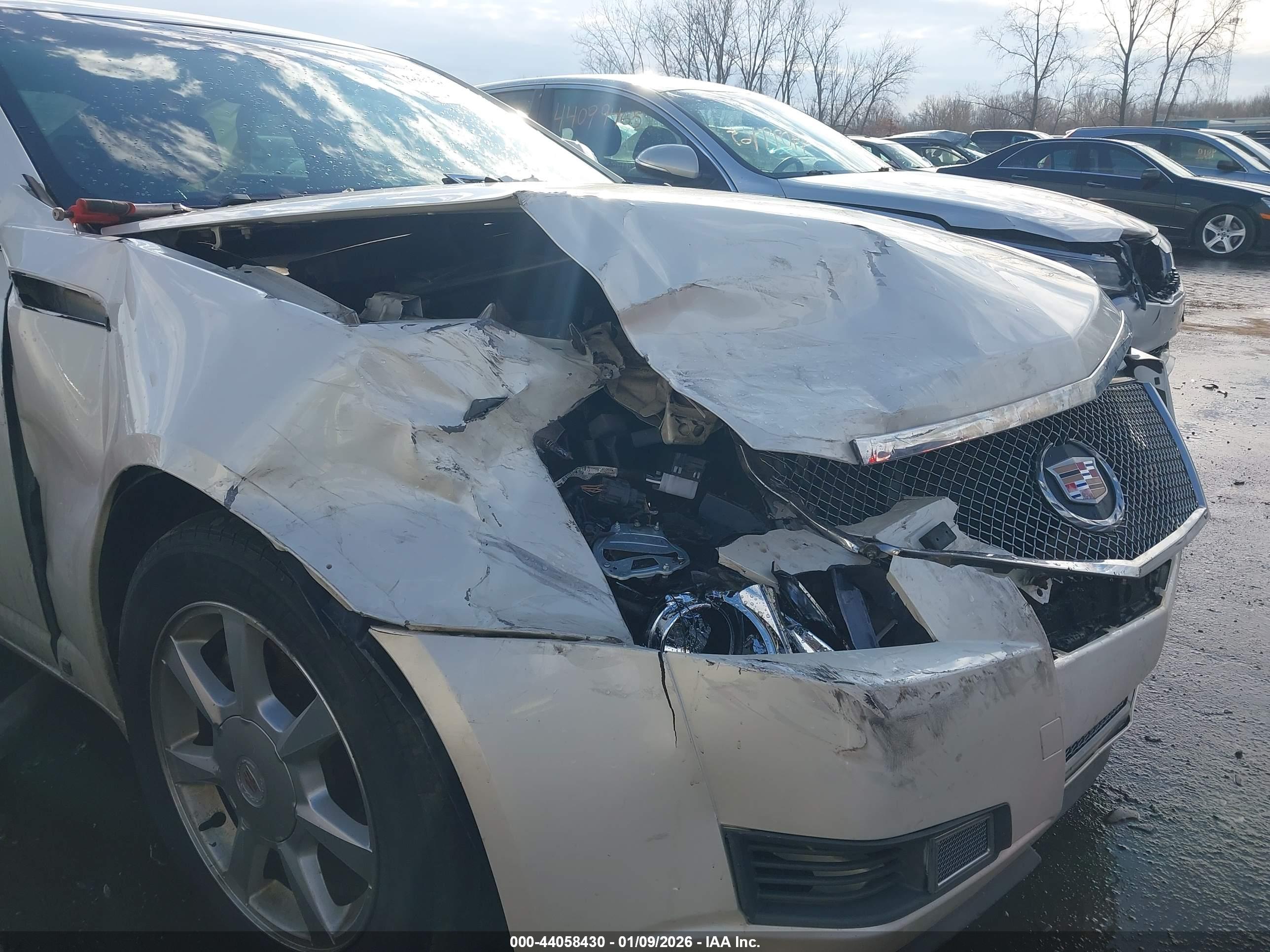 CADILLAC CTS image 6