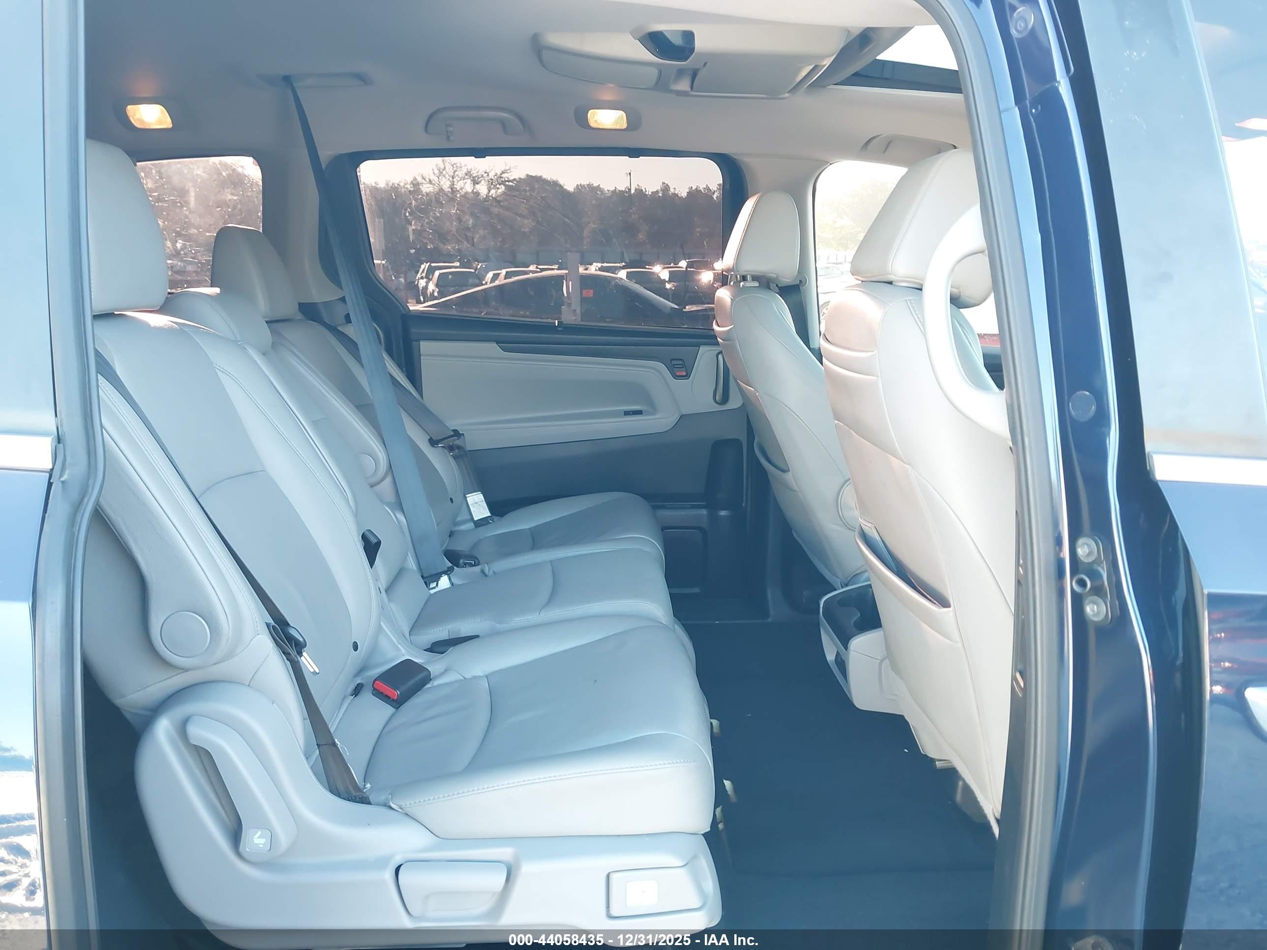 HONDA ODYSSEY image 8