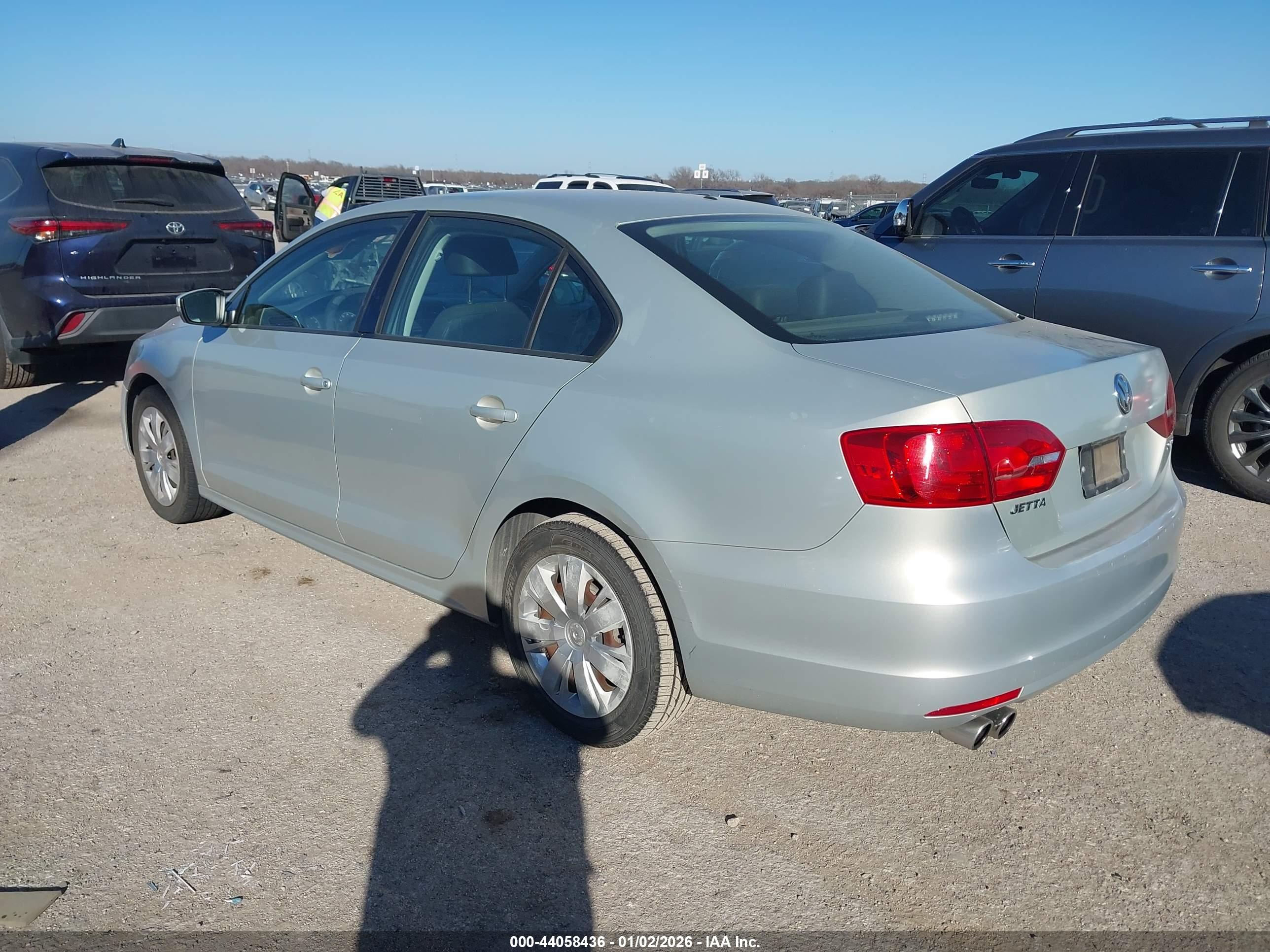 VOLKSWAGEN JETTA image 3