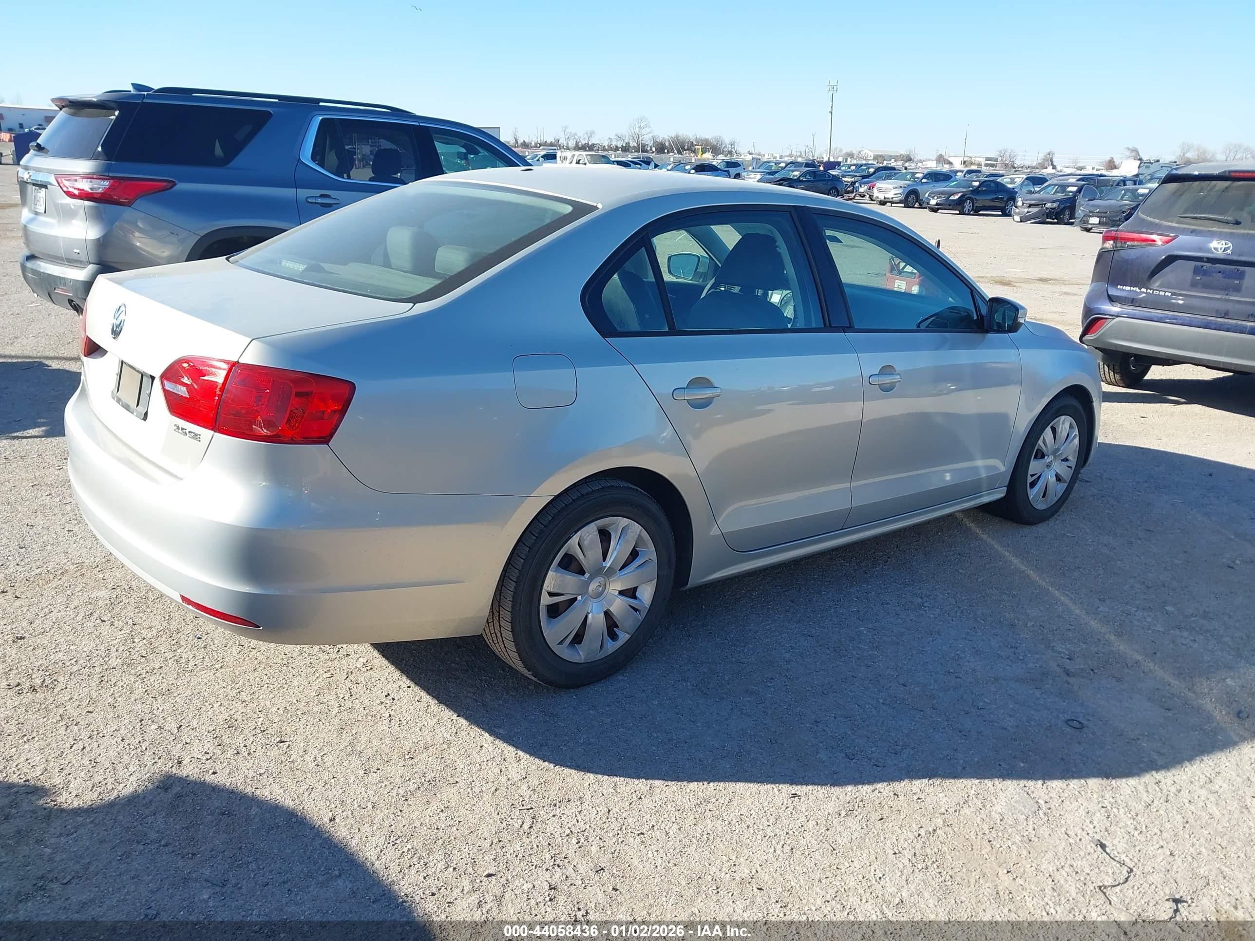 VOLKSWAGEN JETTA image 4