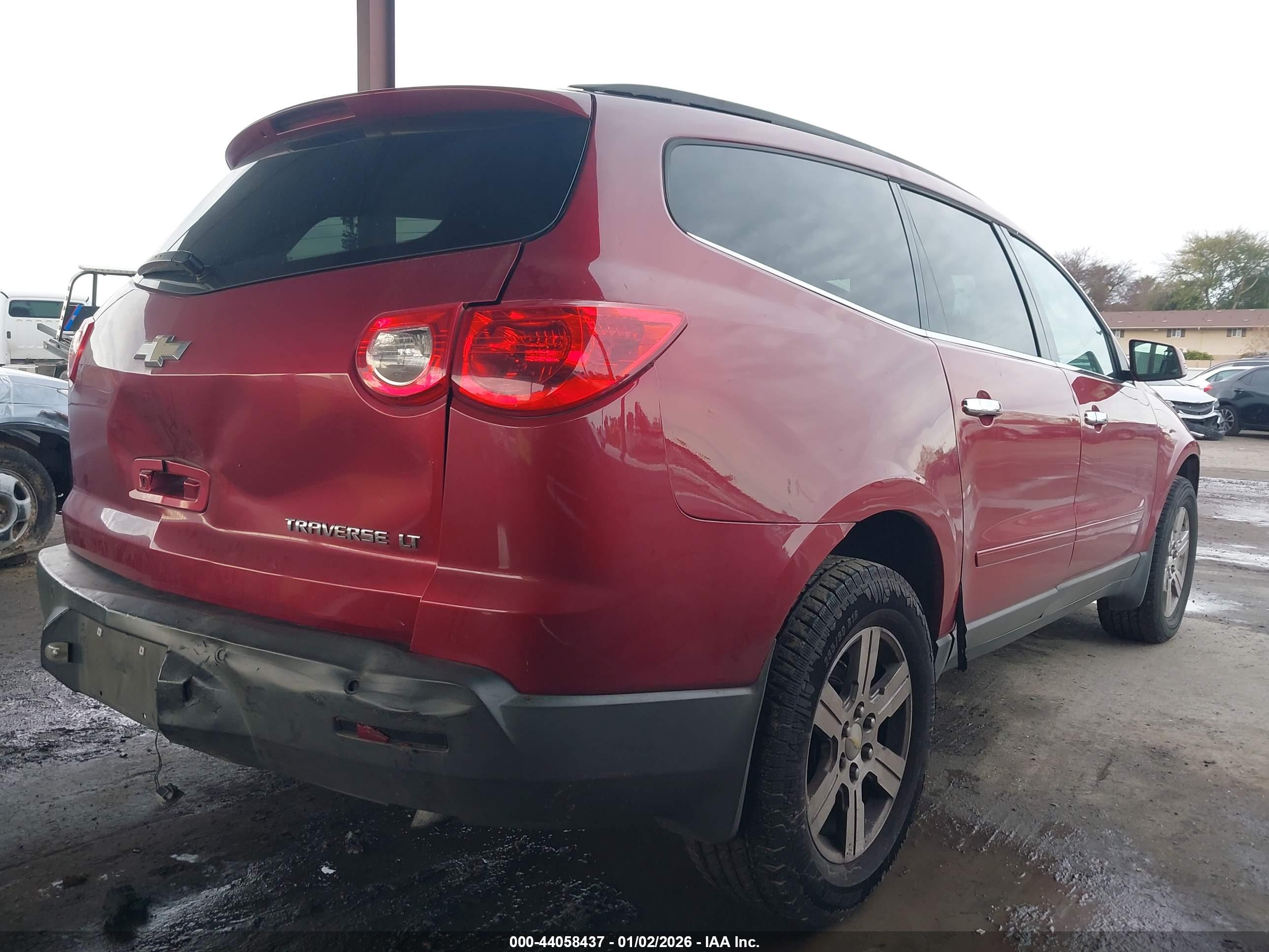 CHEVROLET TRAVERSE image 4