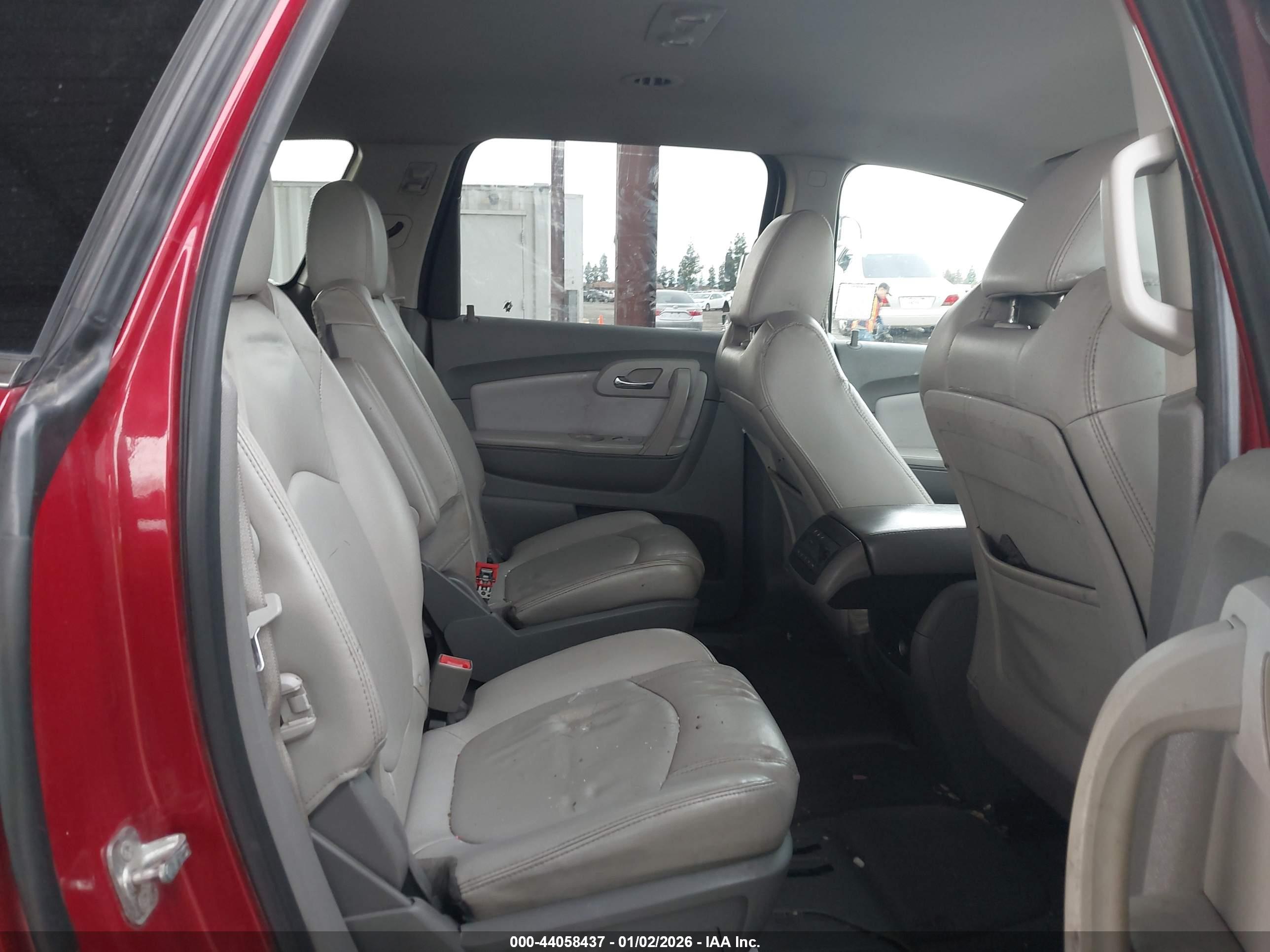 CHEVROLET TRAVERSE image 8