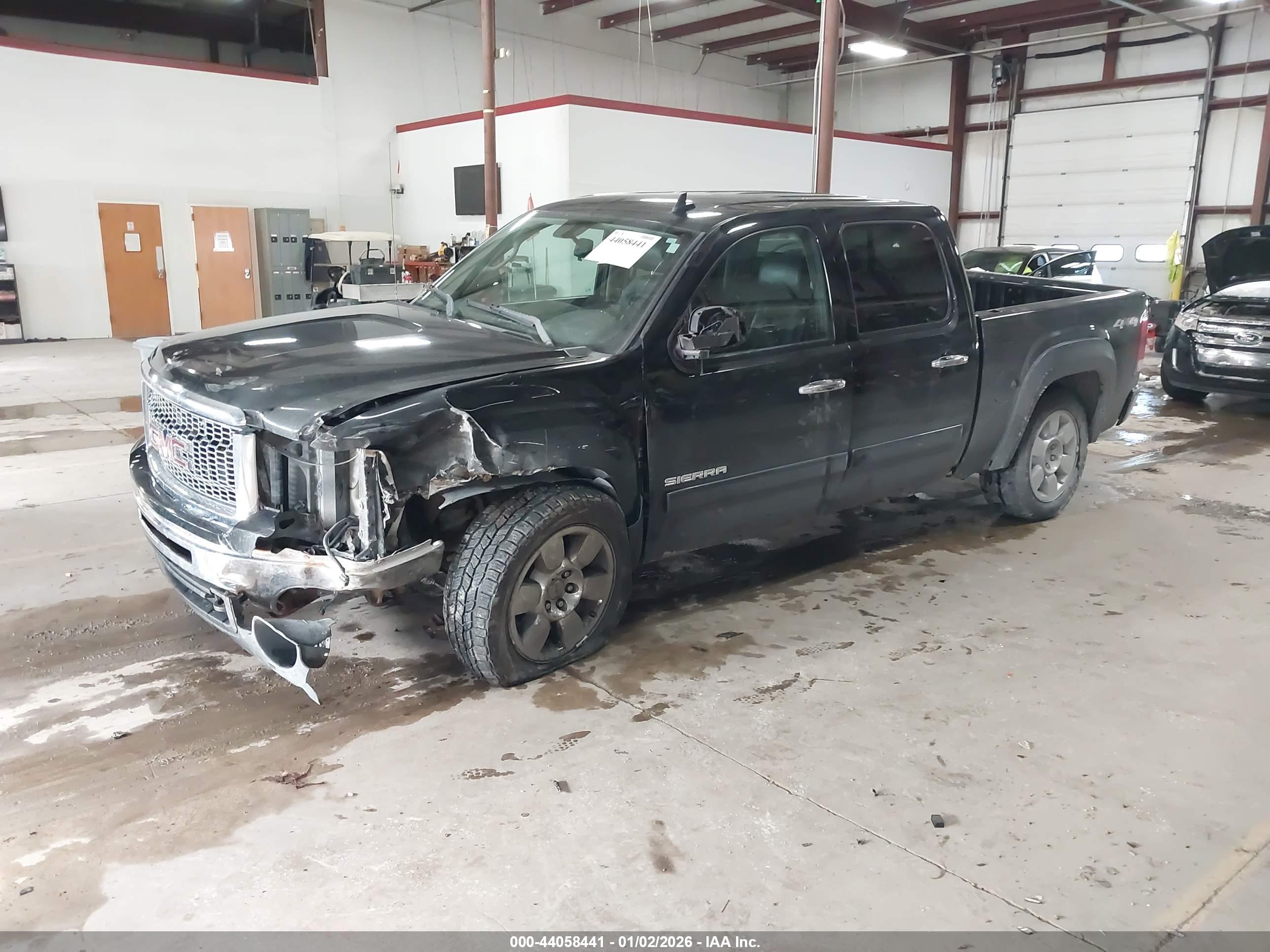 GMC SIERRA image 2