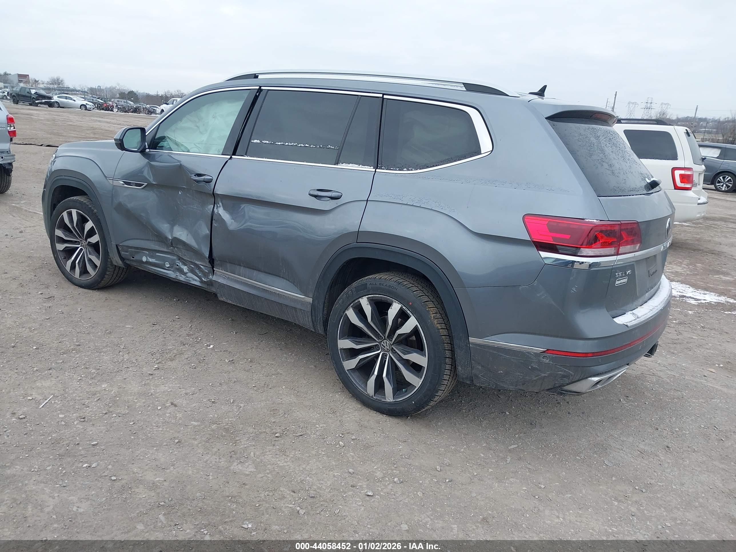 VOLKSWAGEN ATLAS image 3