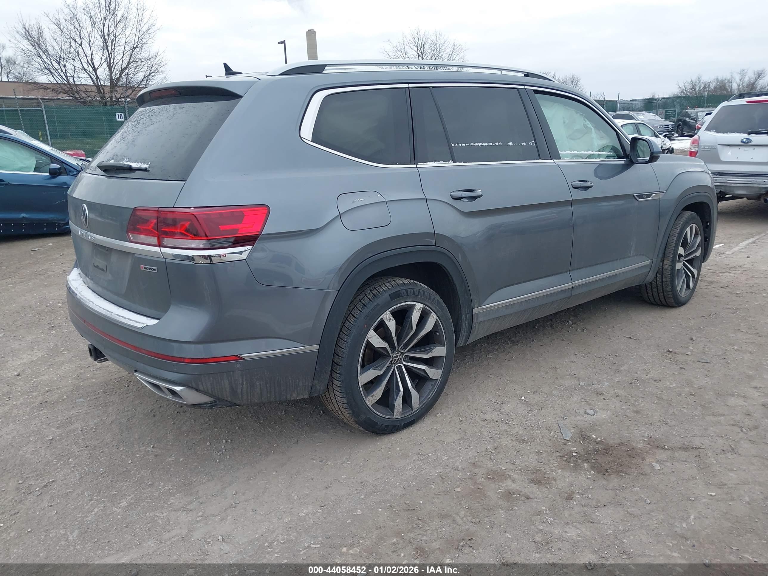 VOLKSWAGEN ATLAS image 4