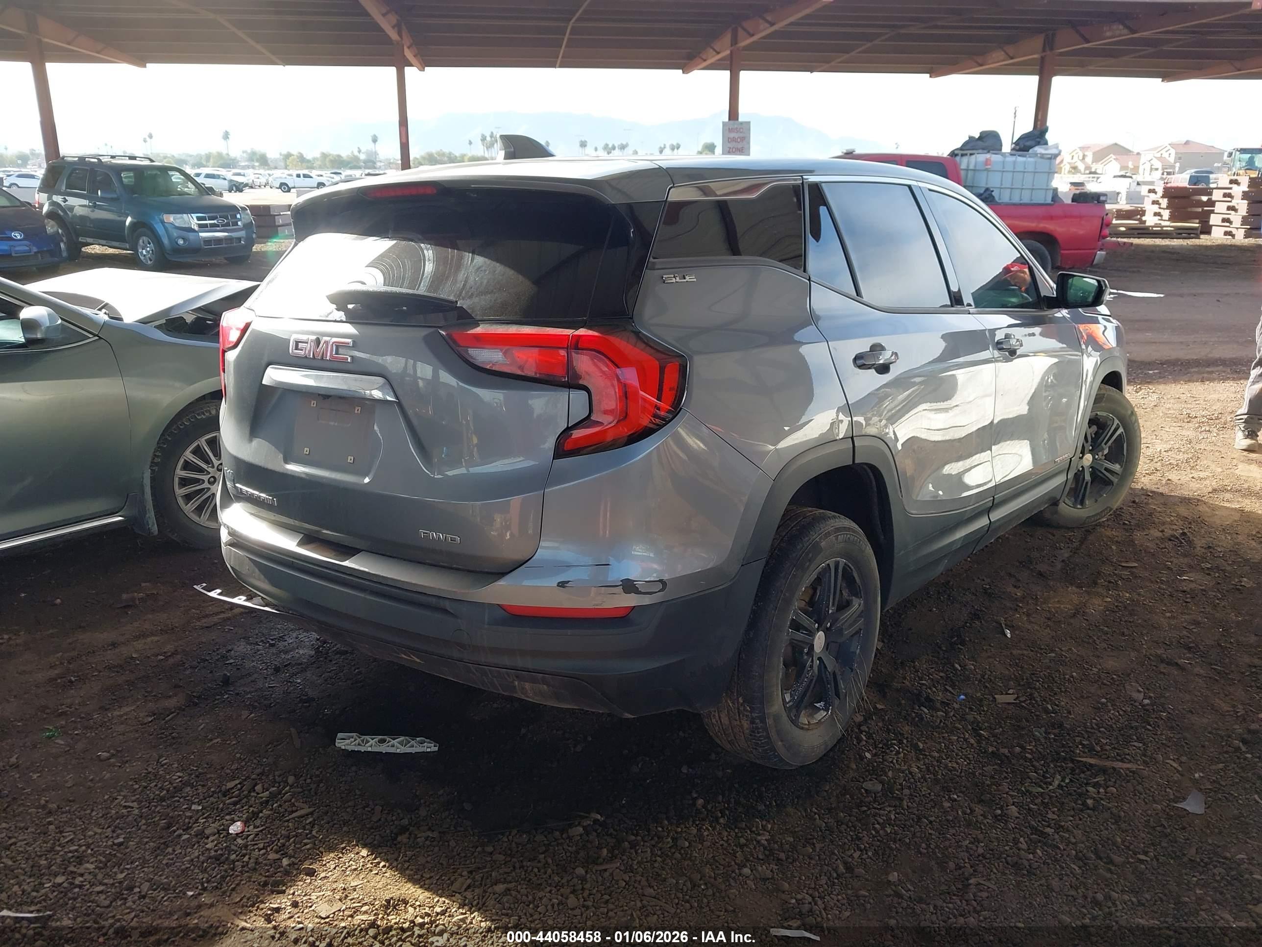 GMC TERRAIN image 4