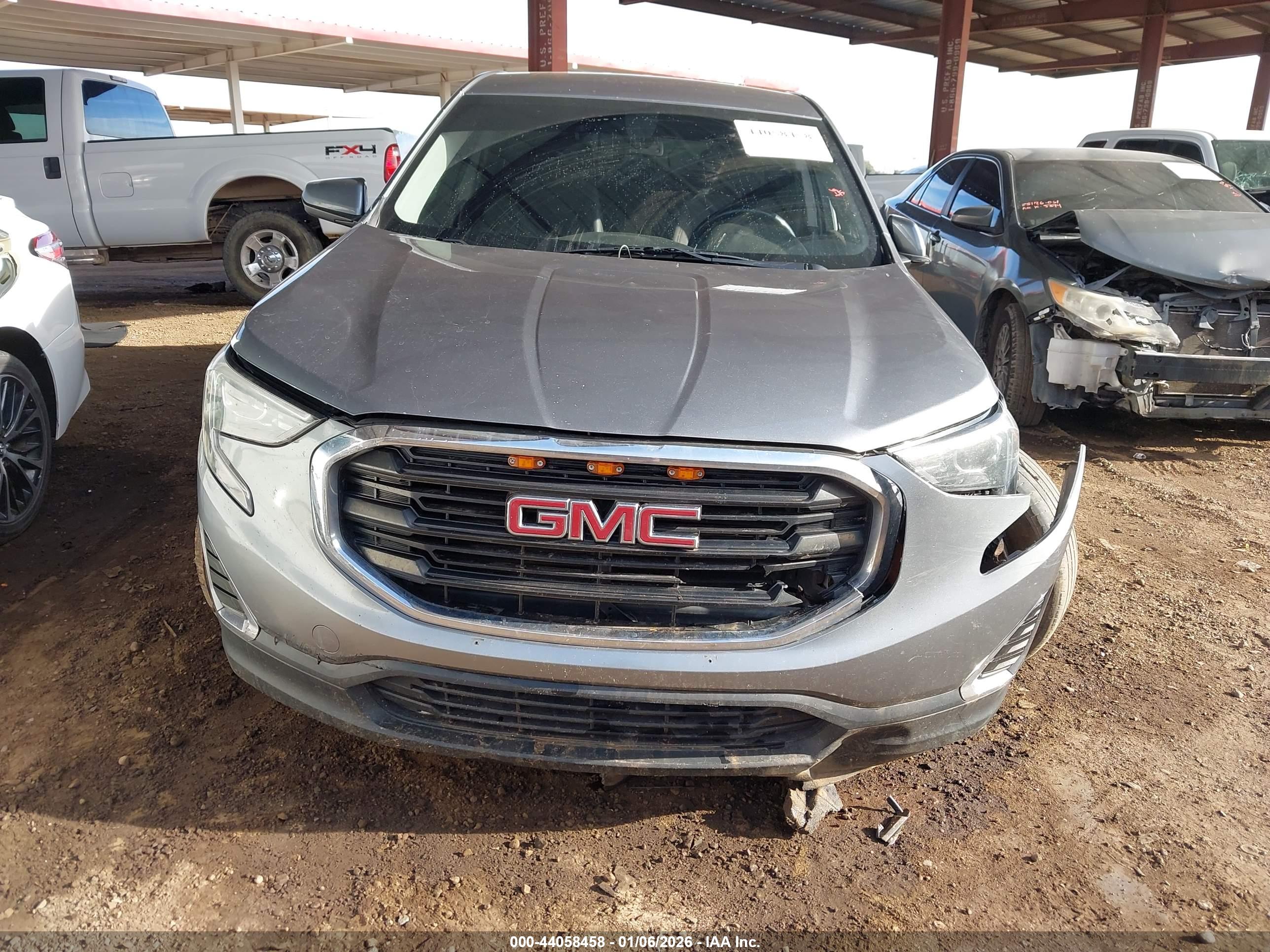 GMC TERRAIN image 6