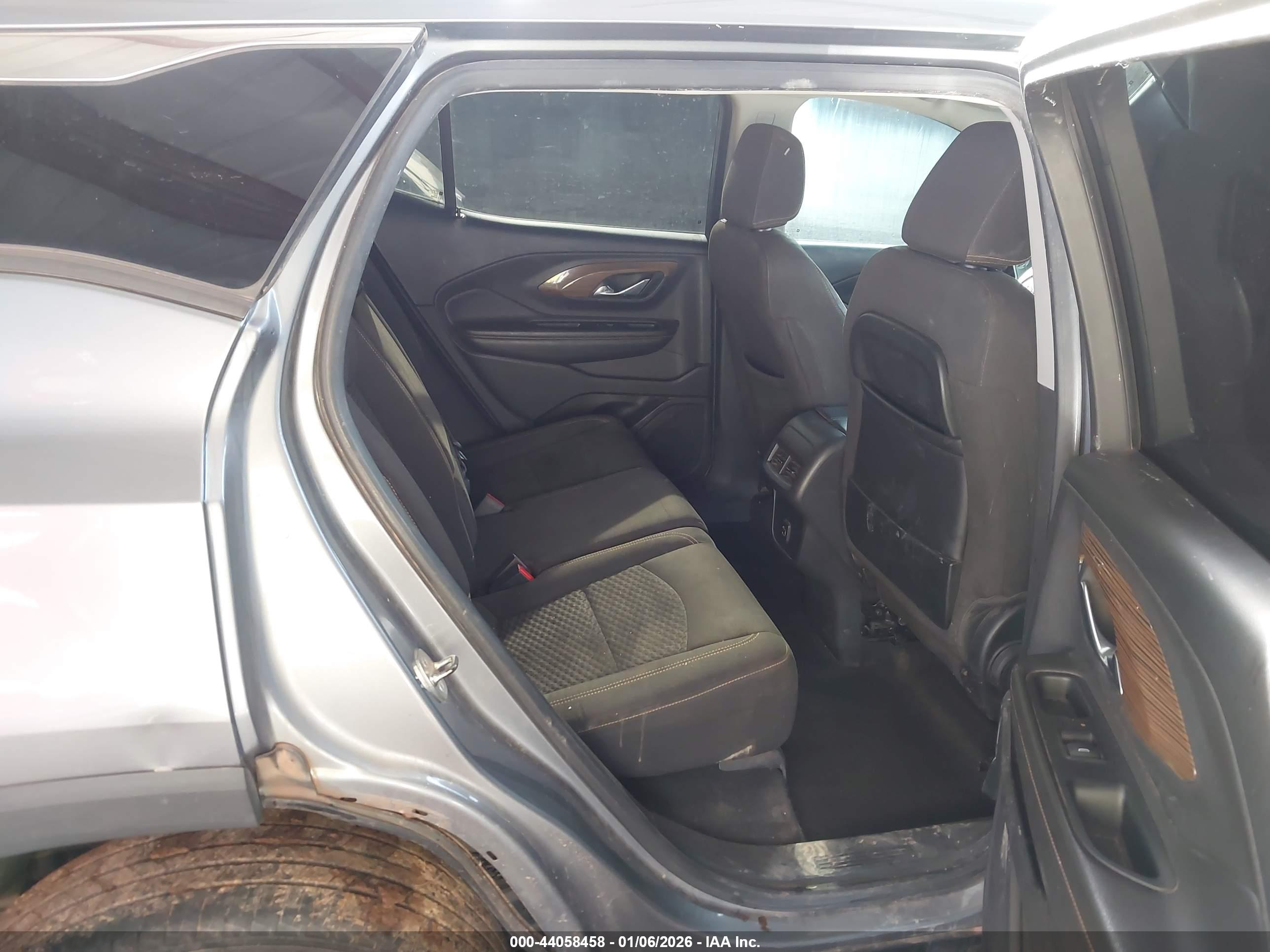 GMC TERRAIN image 8