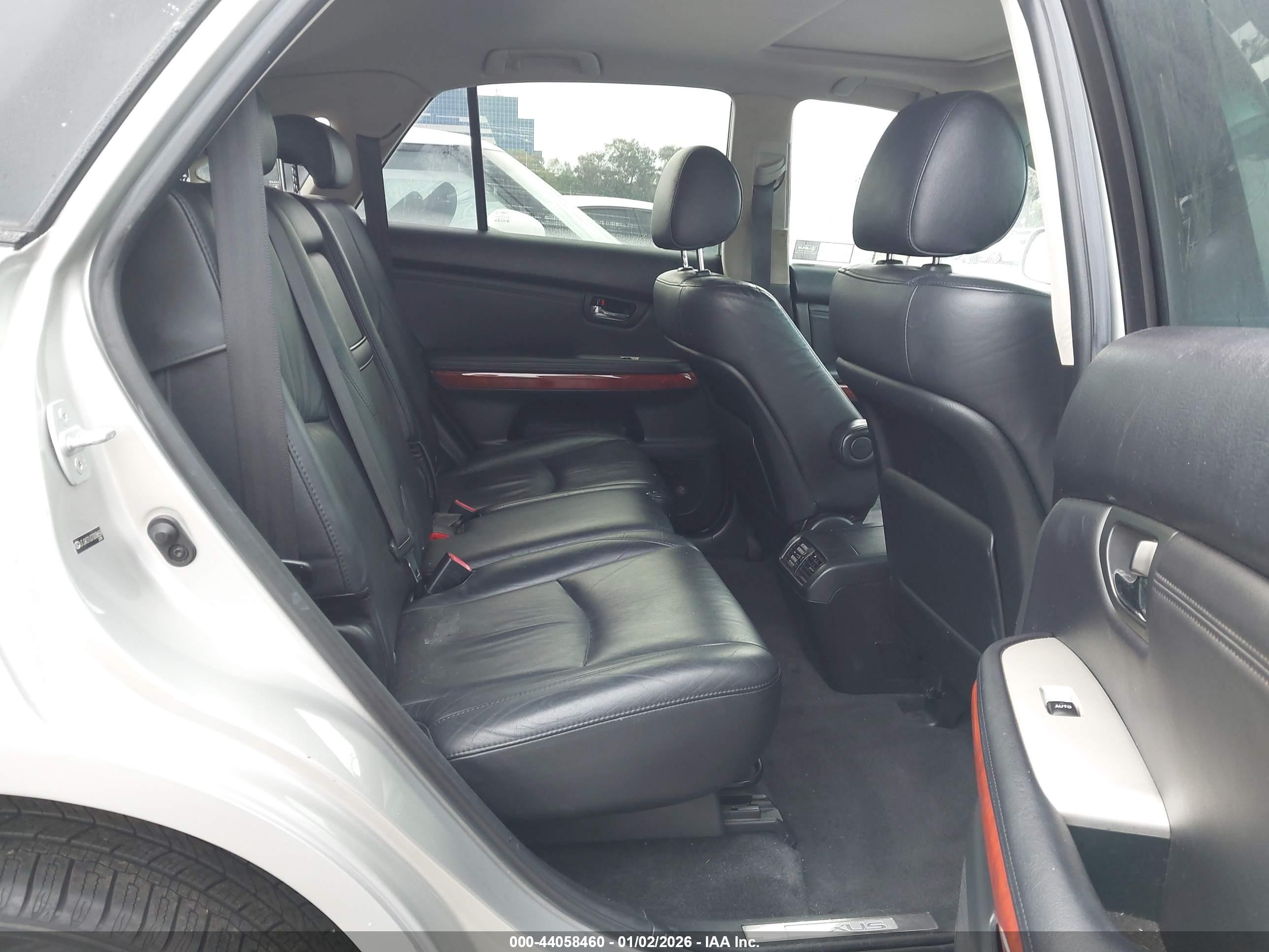 LEXUS RX image 8