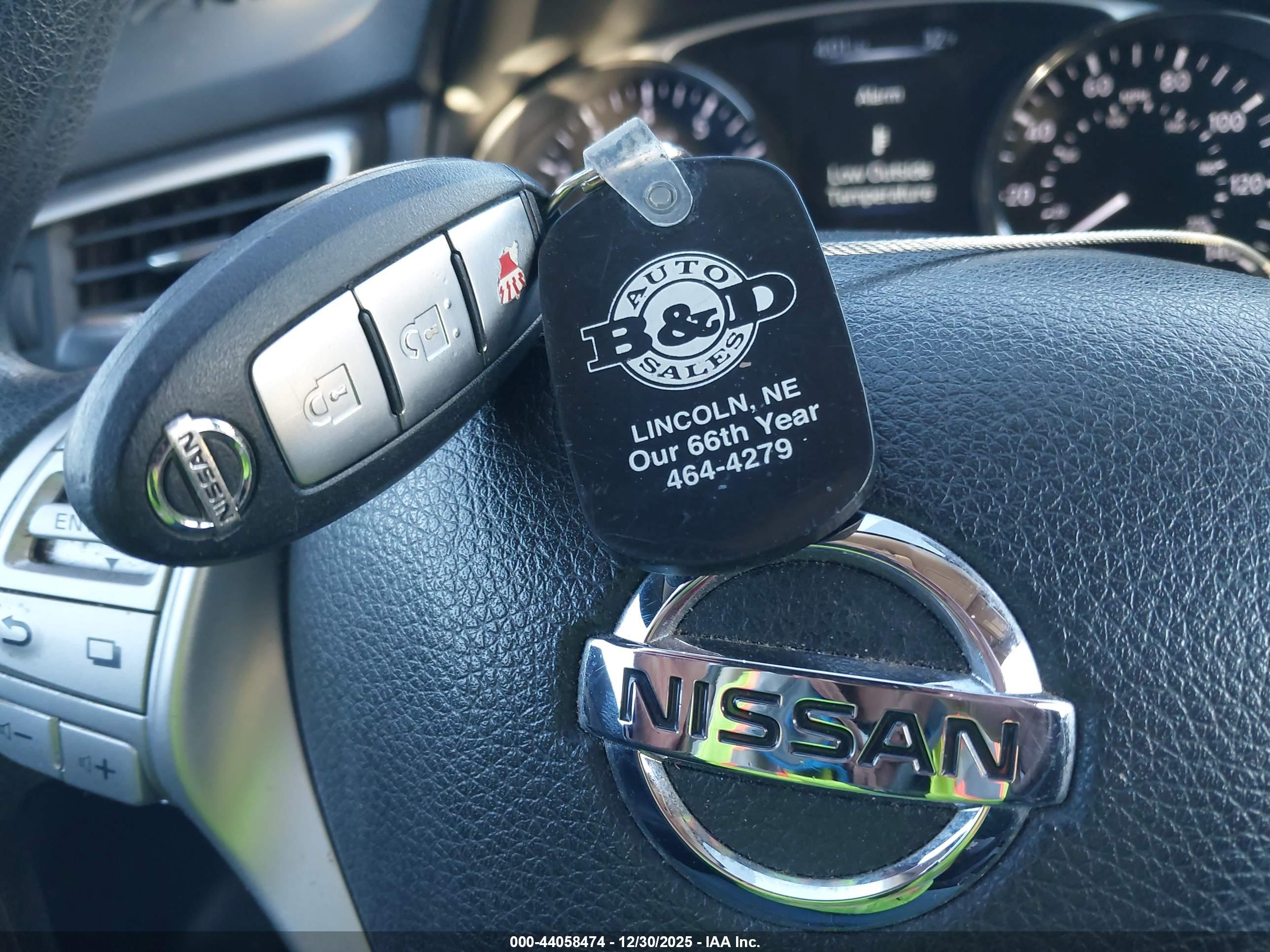 NISSAN ROGUE image 11