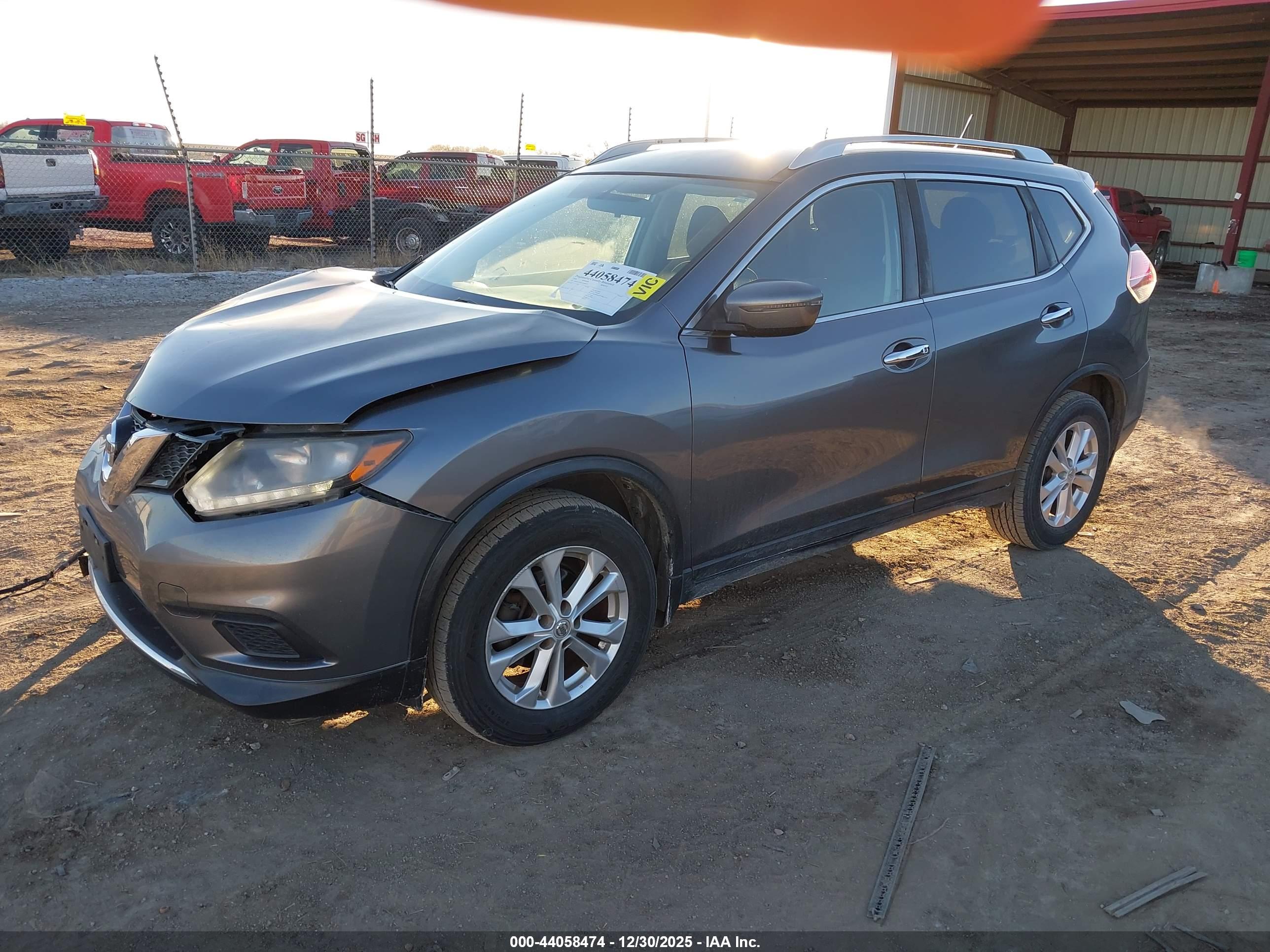NISSAN ROGUE image 2