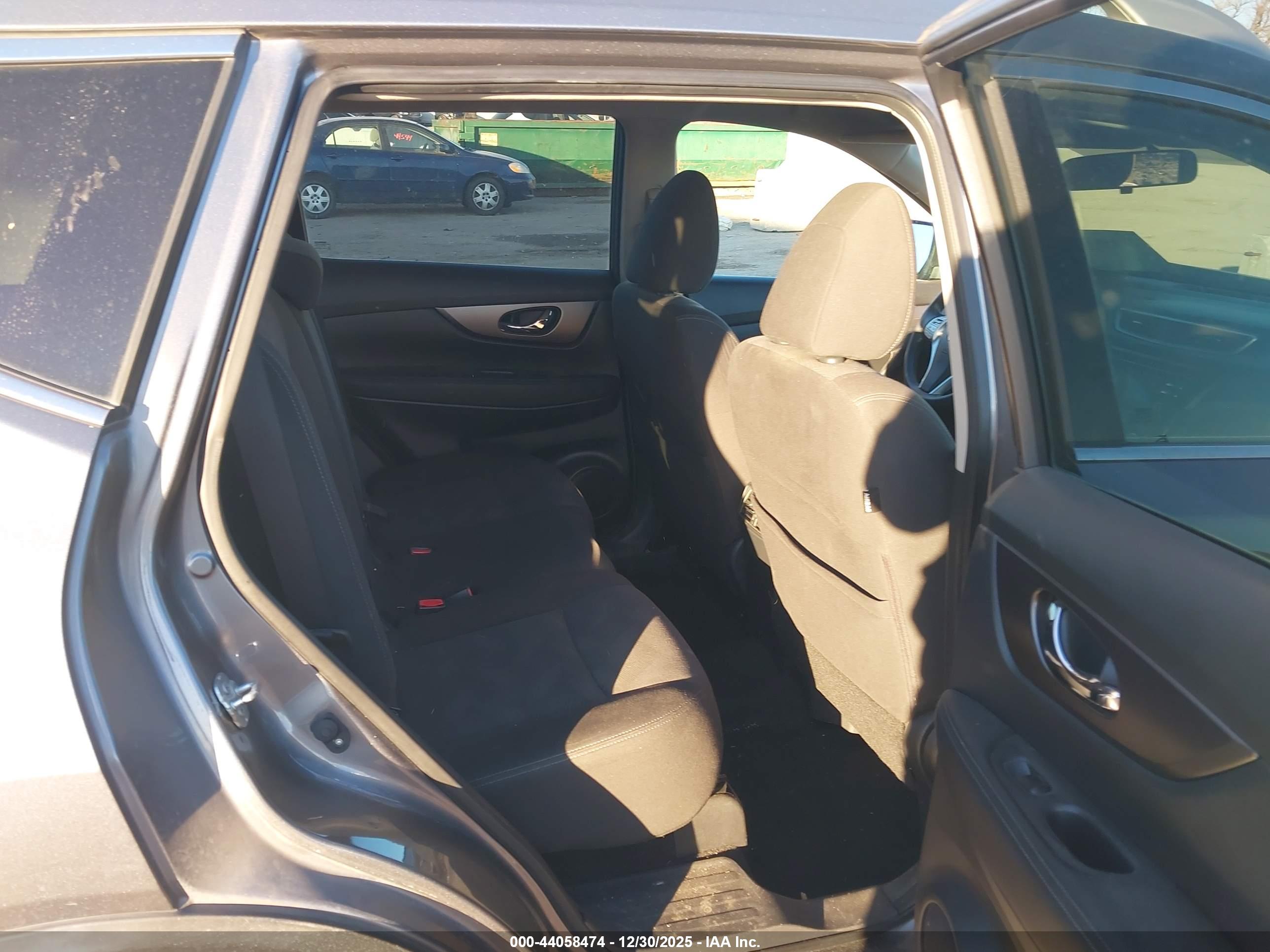 NISSAN ROGUE image 8