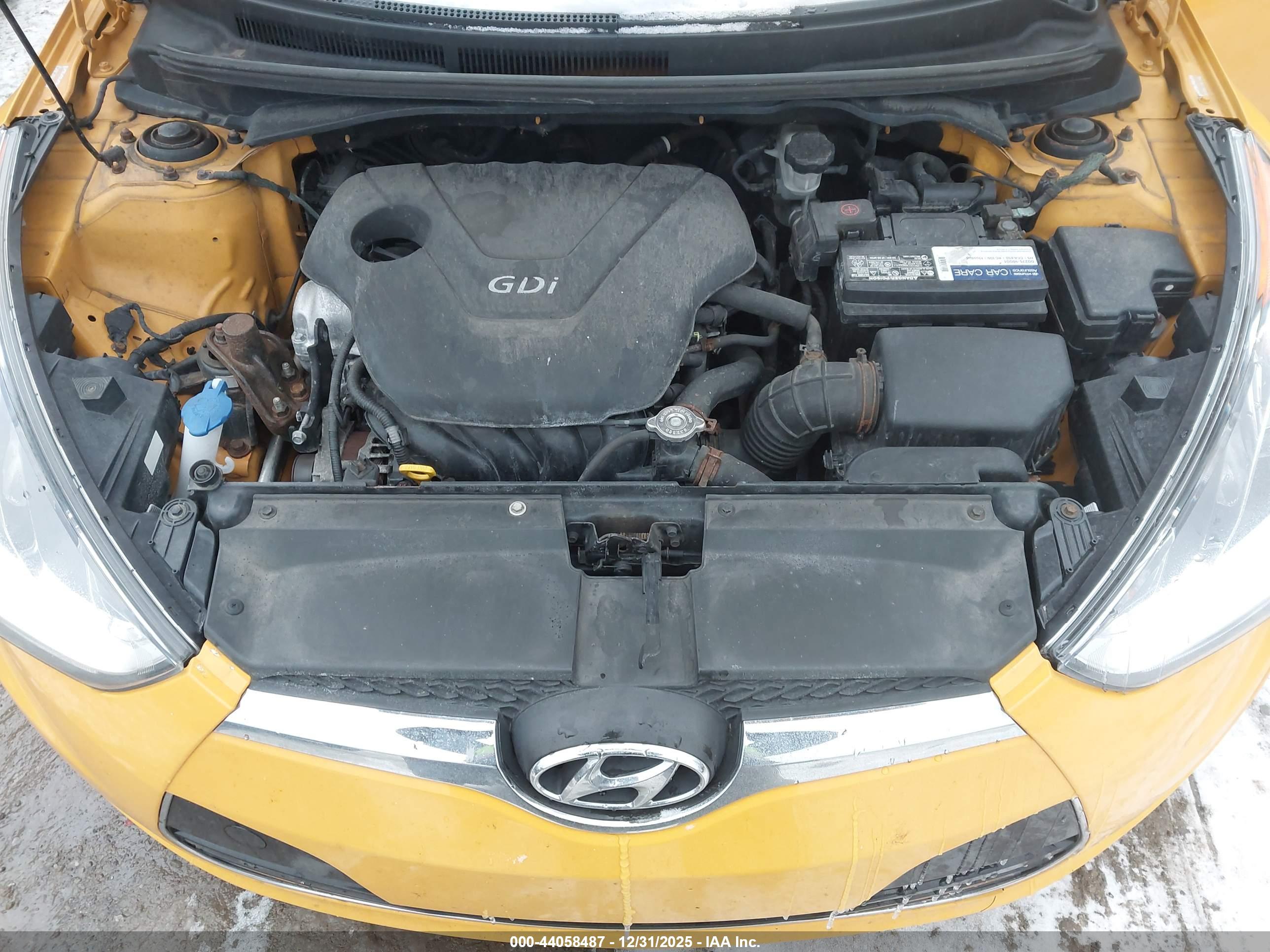 HYUNDAI VELOSTER image 10