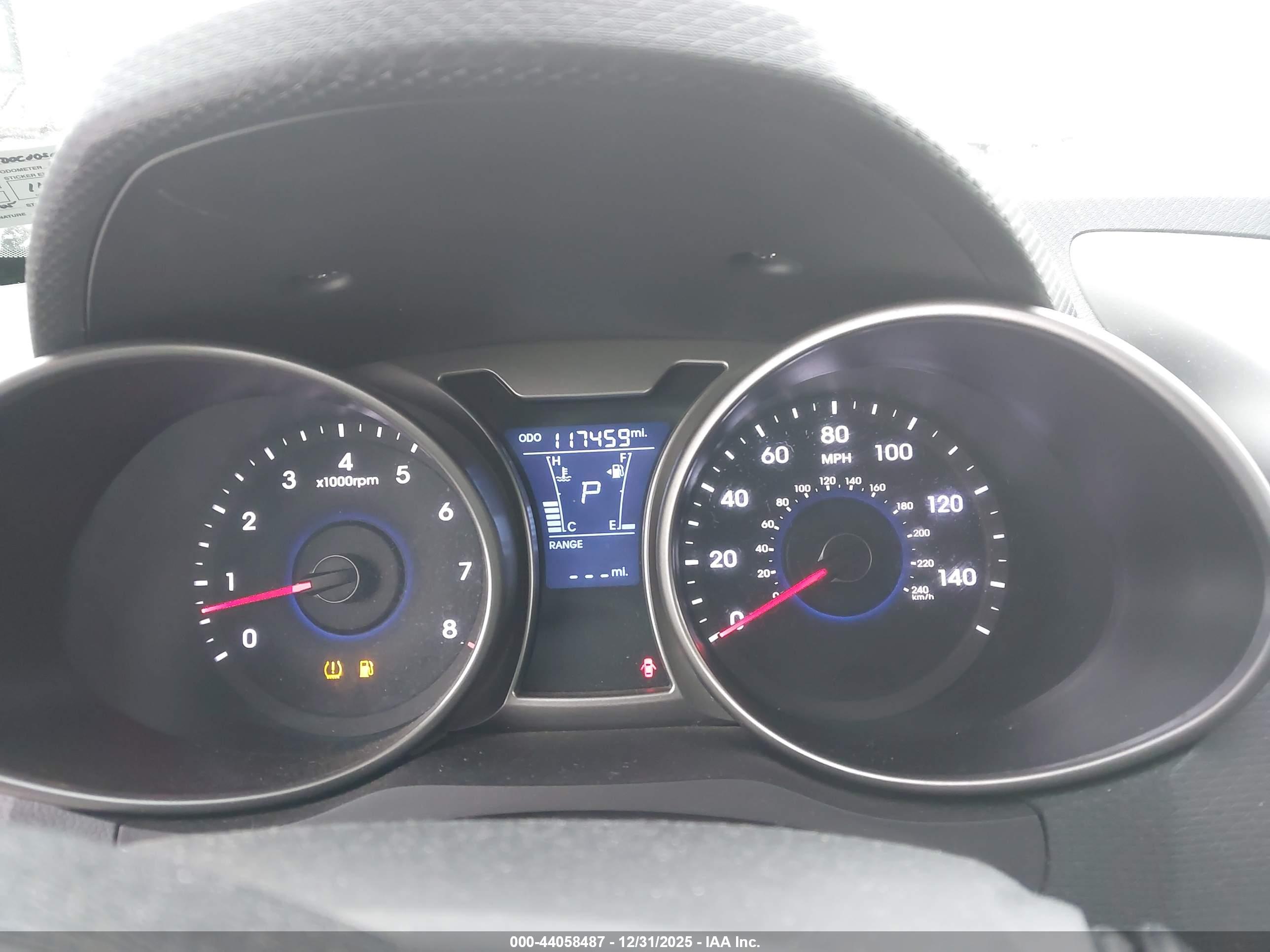 HYUNDAI VELOSTER image 7