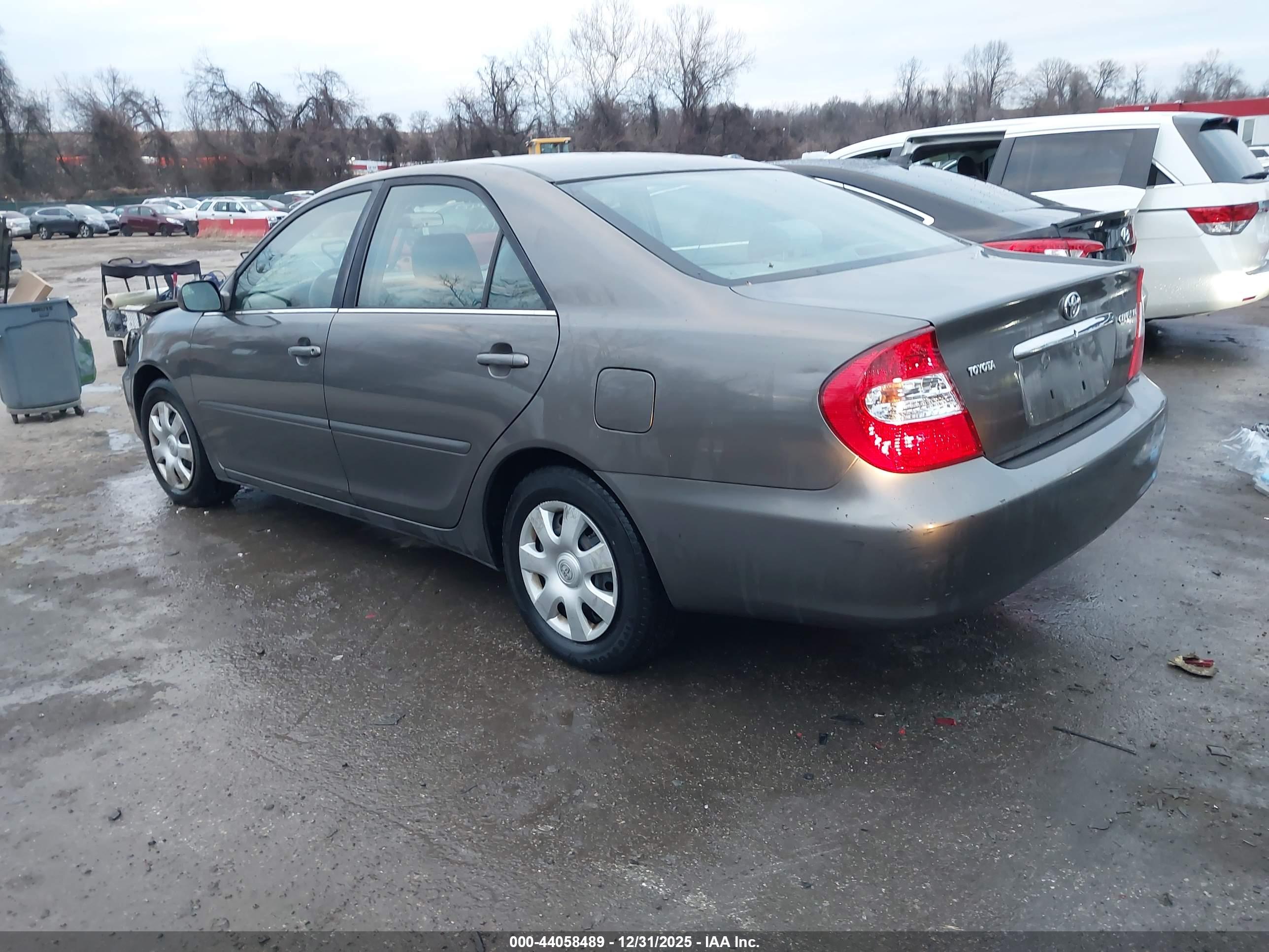TOYOTA CAMRY image 3