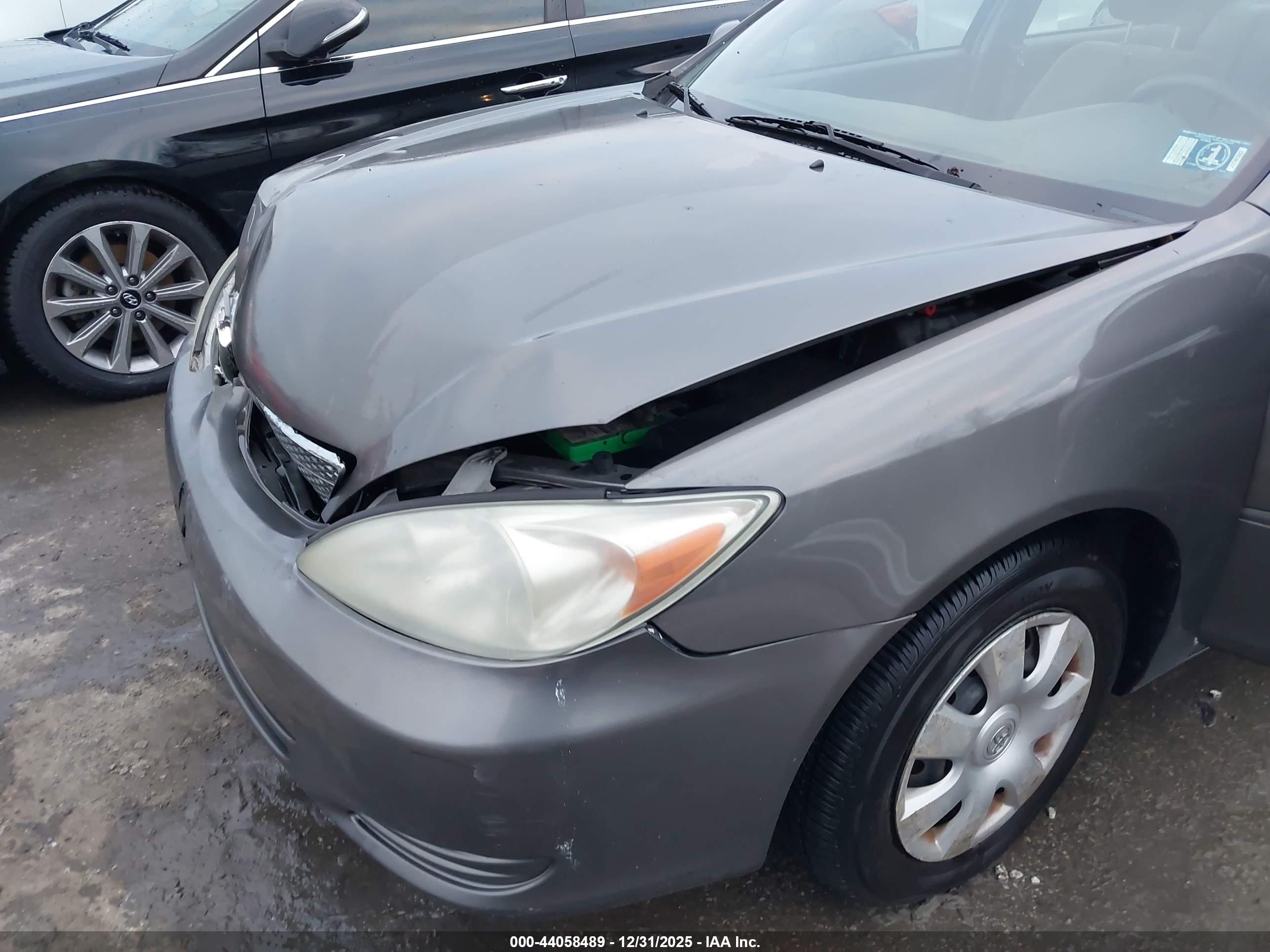 TOYOTA CAMRY image 6
