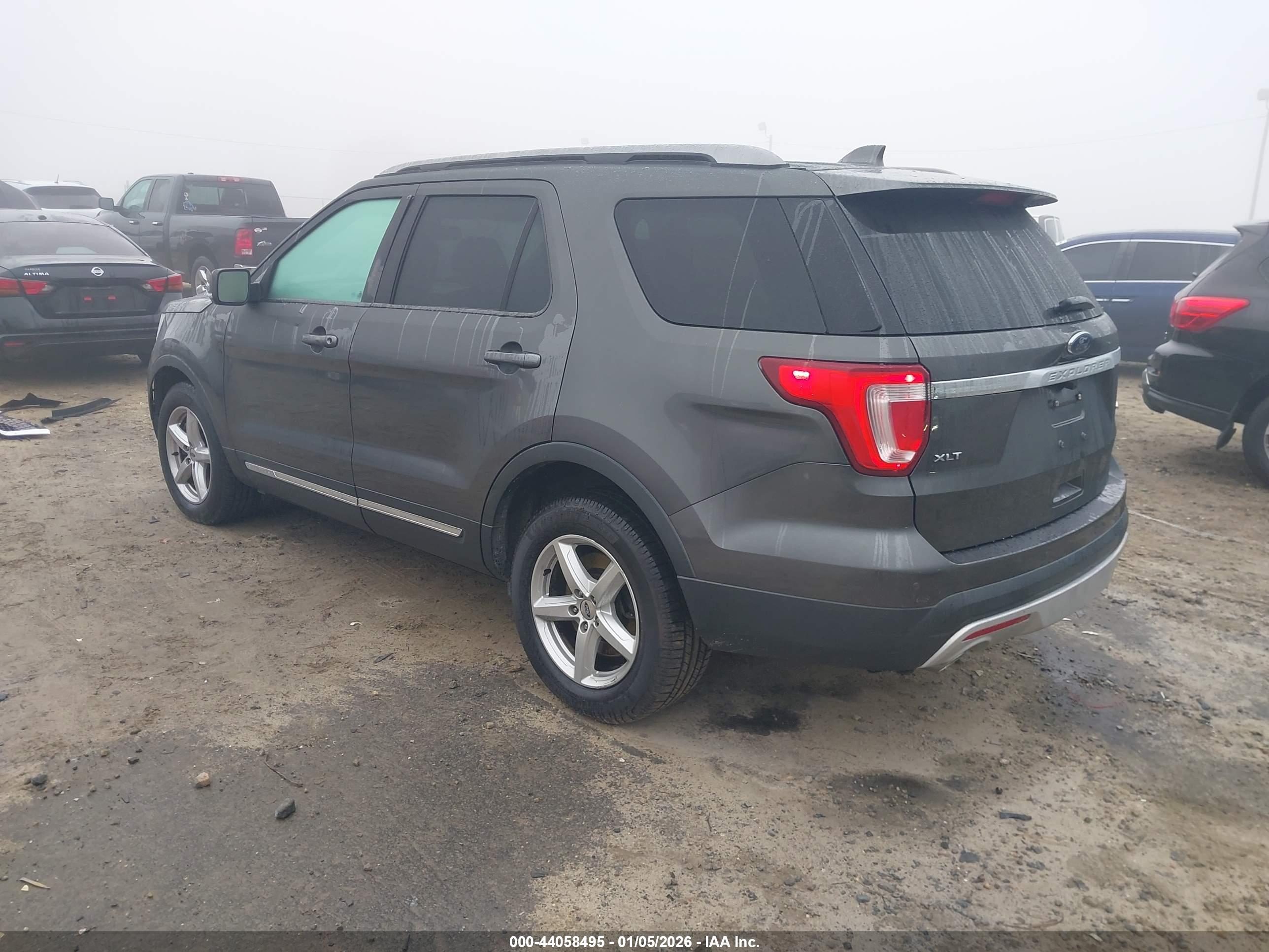 FORD EXPLORER image 3