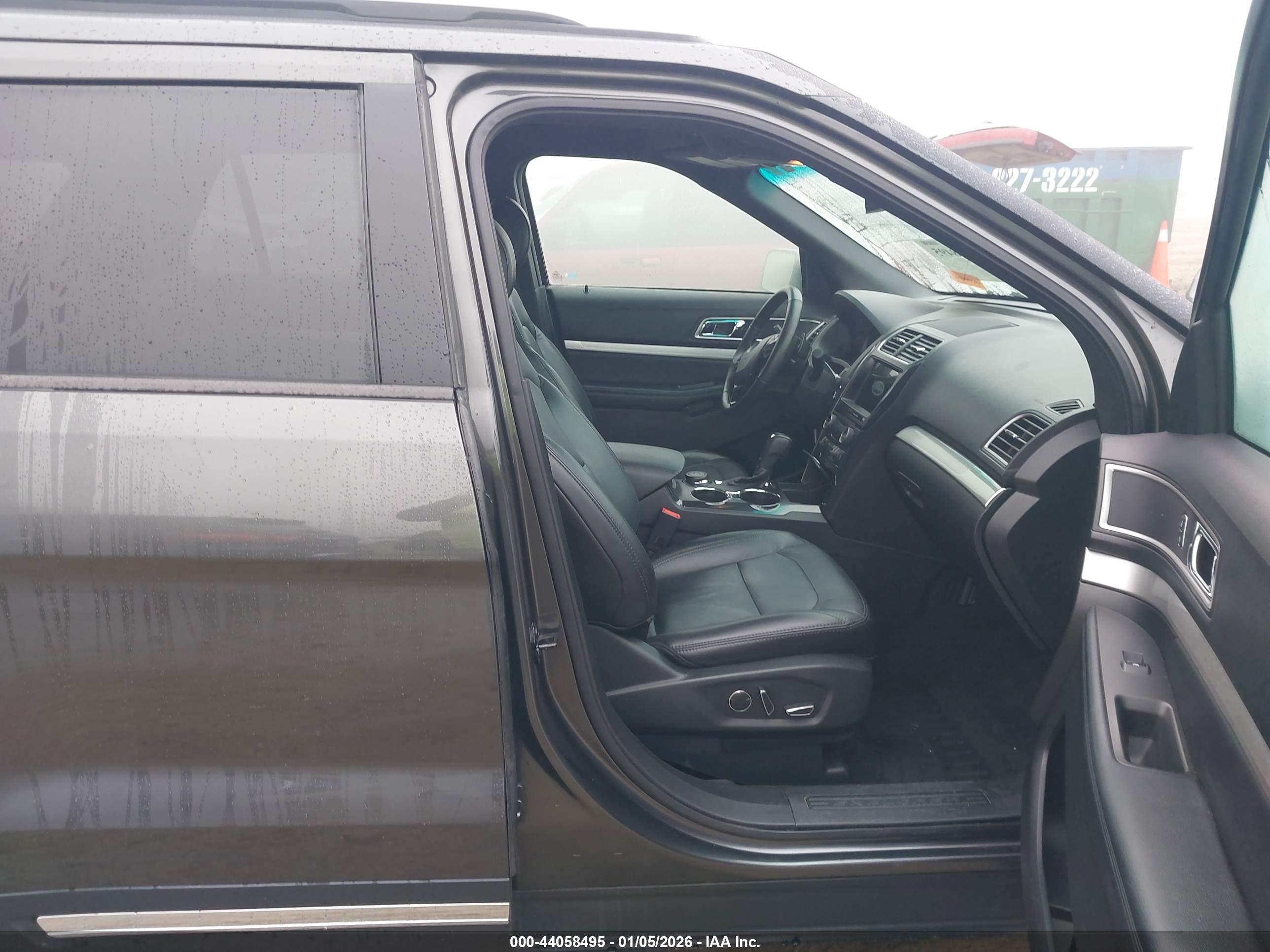 FORD EXPLORER image 5