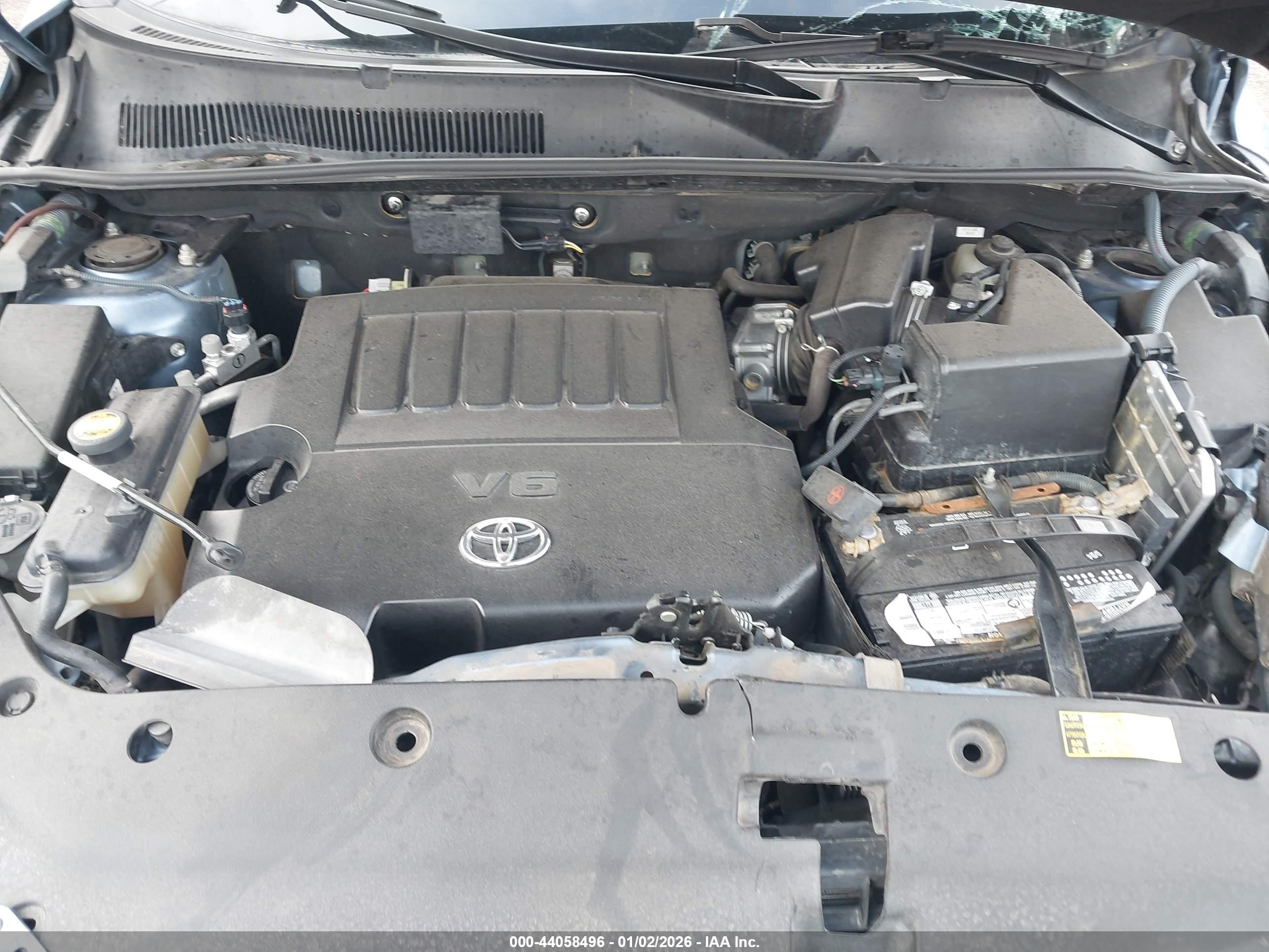 TOYOTA RAV4 image 10
