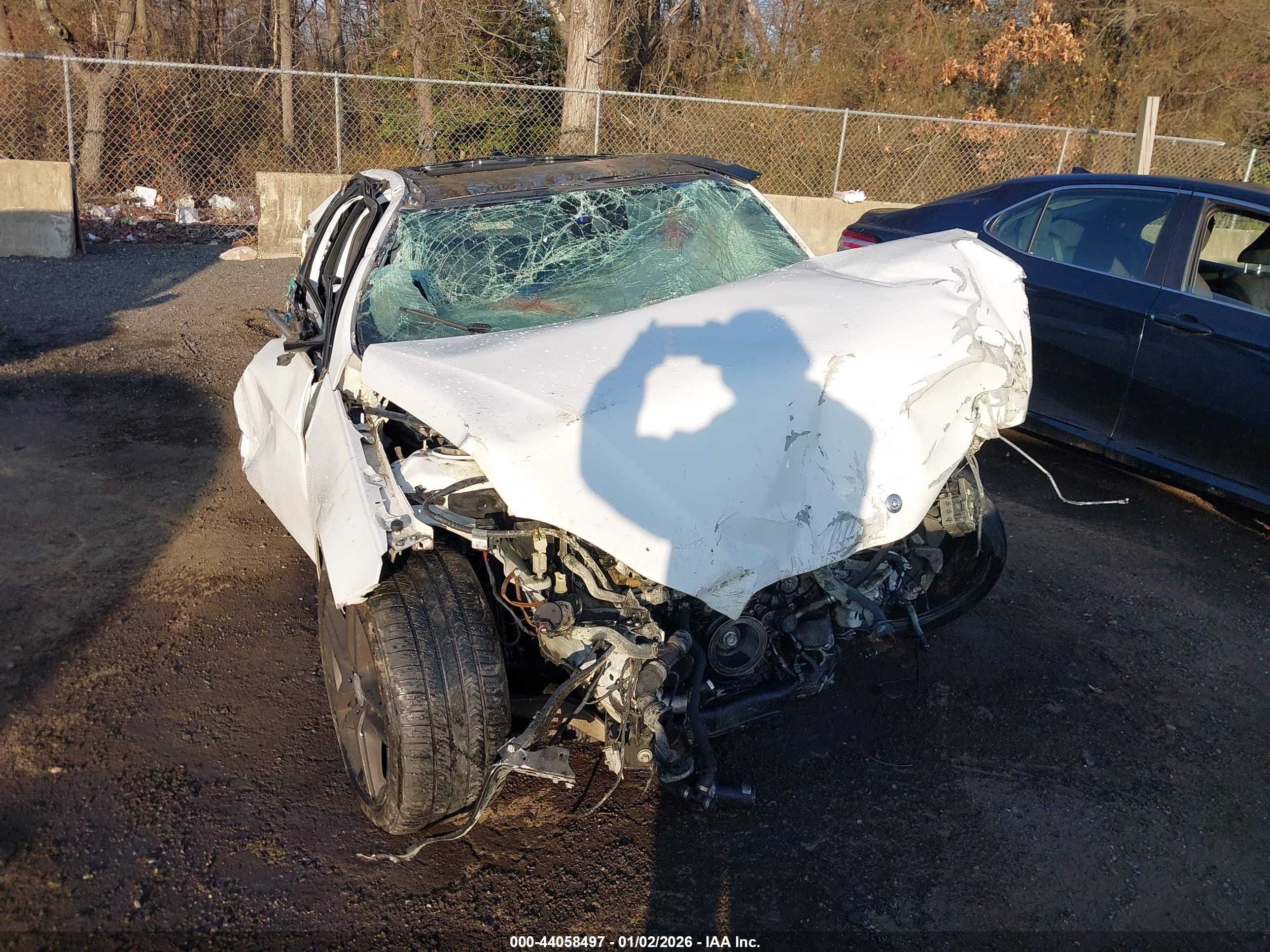 MERCEDES-BENZ E image 6