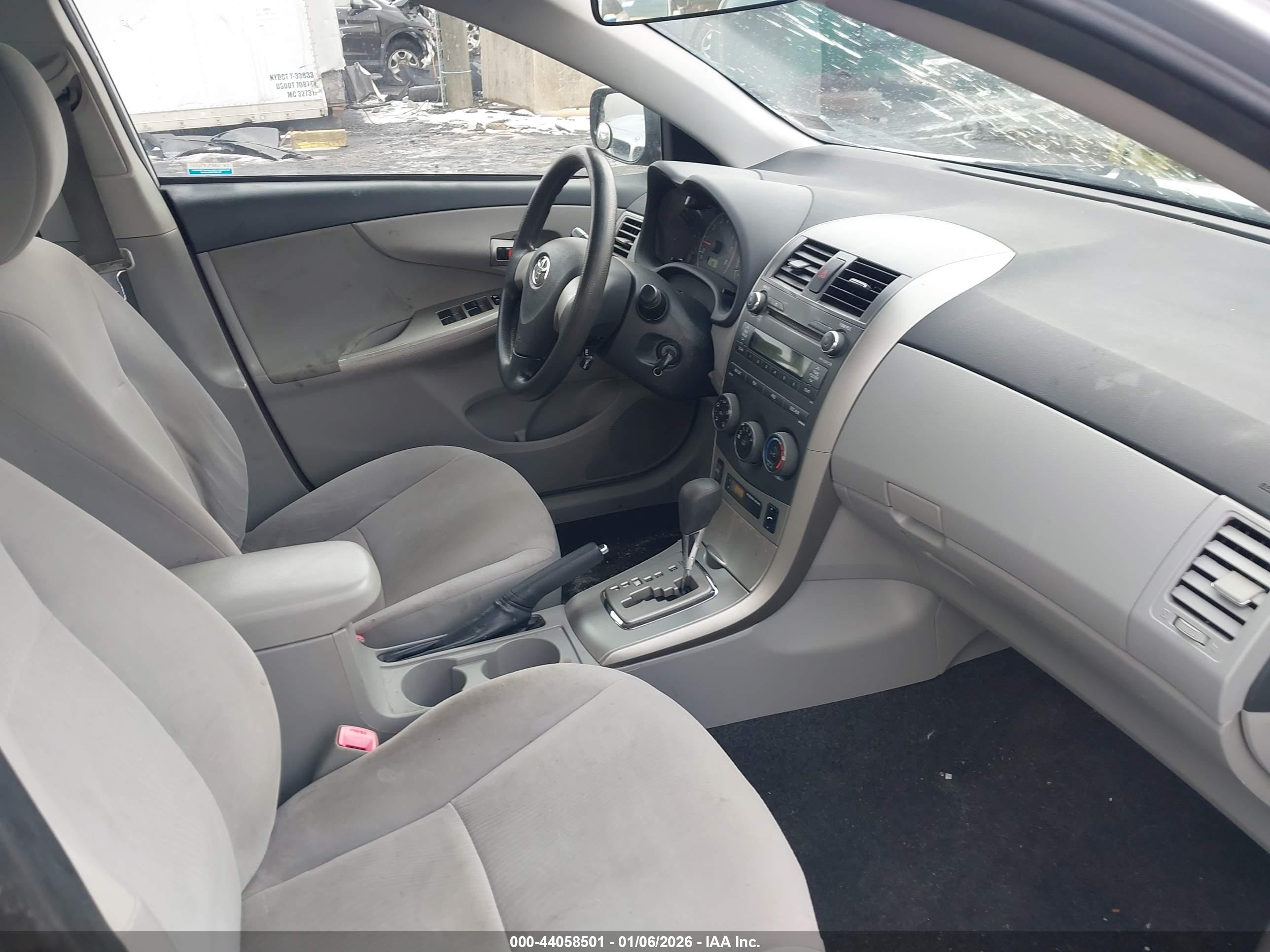 TOYOTA COROLLA image 5