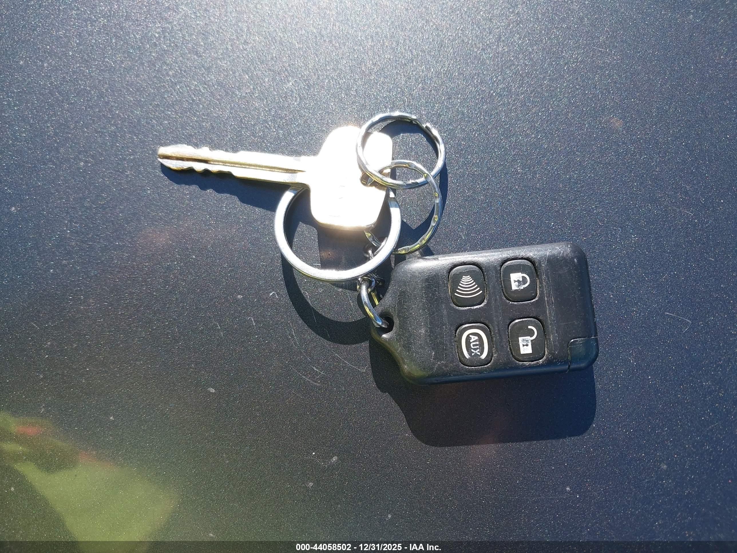 TOYOTA RAV4 image 11