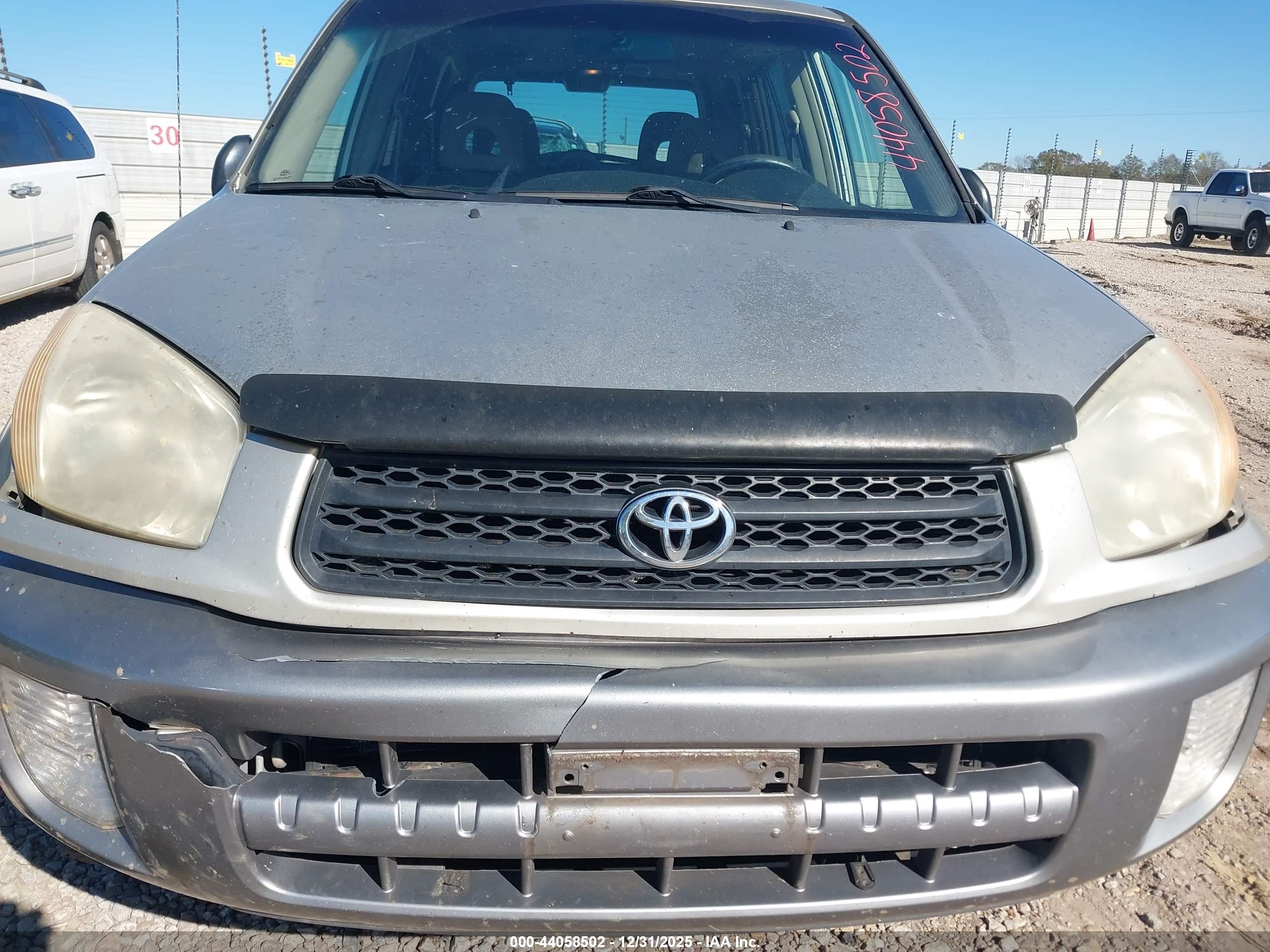 TOYOTA RAV4 image 6