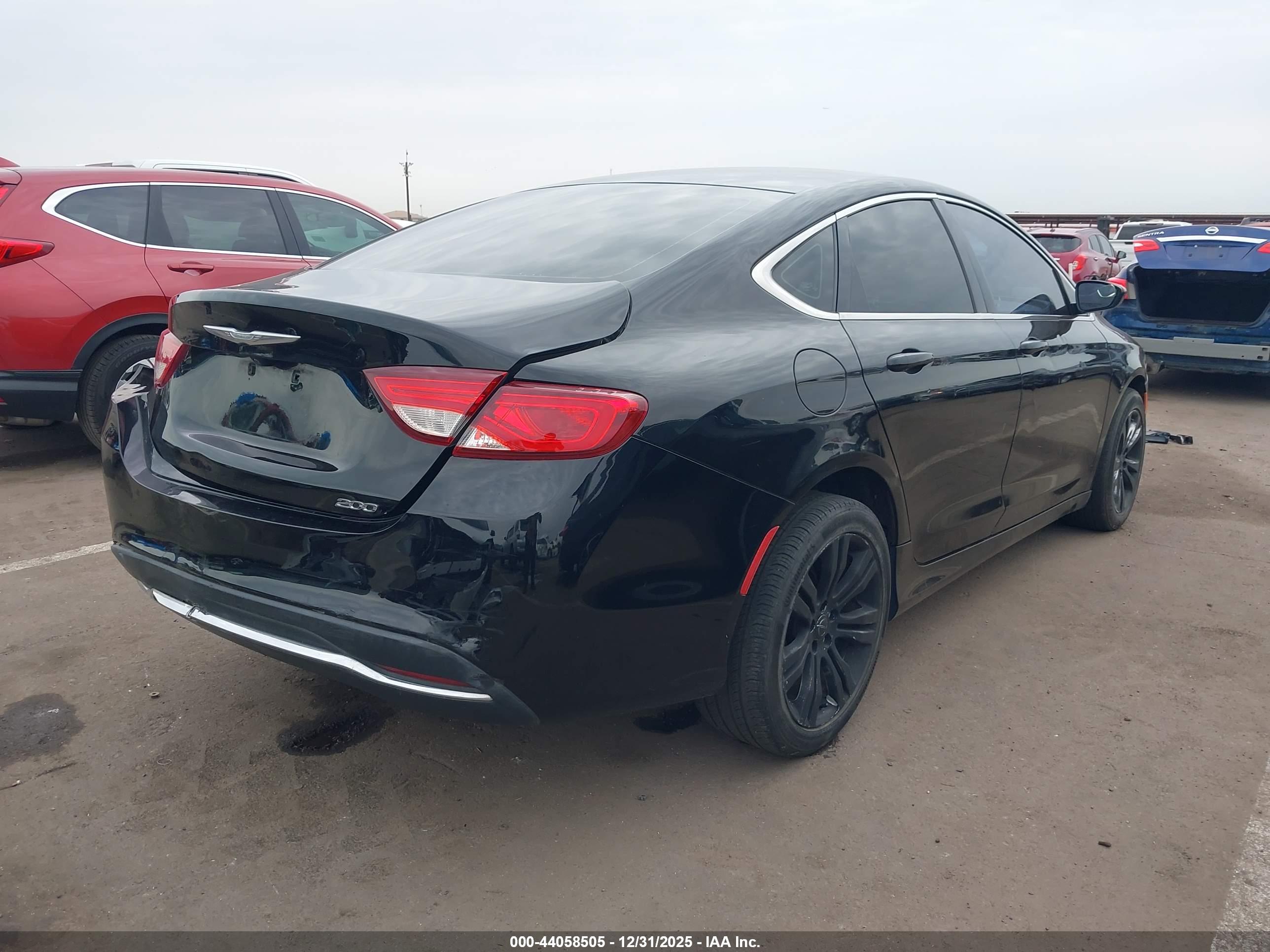 CHRYSLER 200 image 4