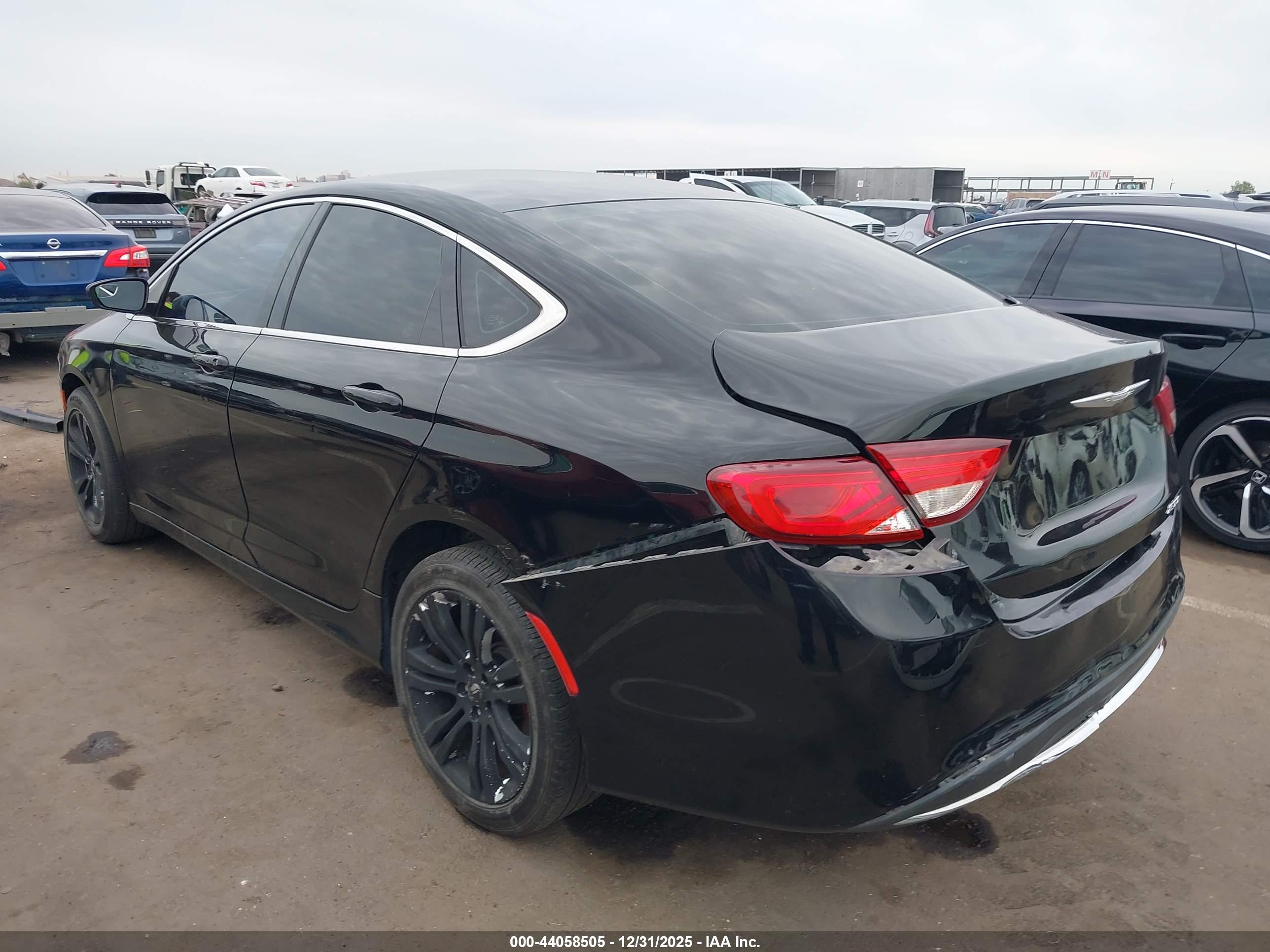 CHRYSLER 200 image 6