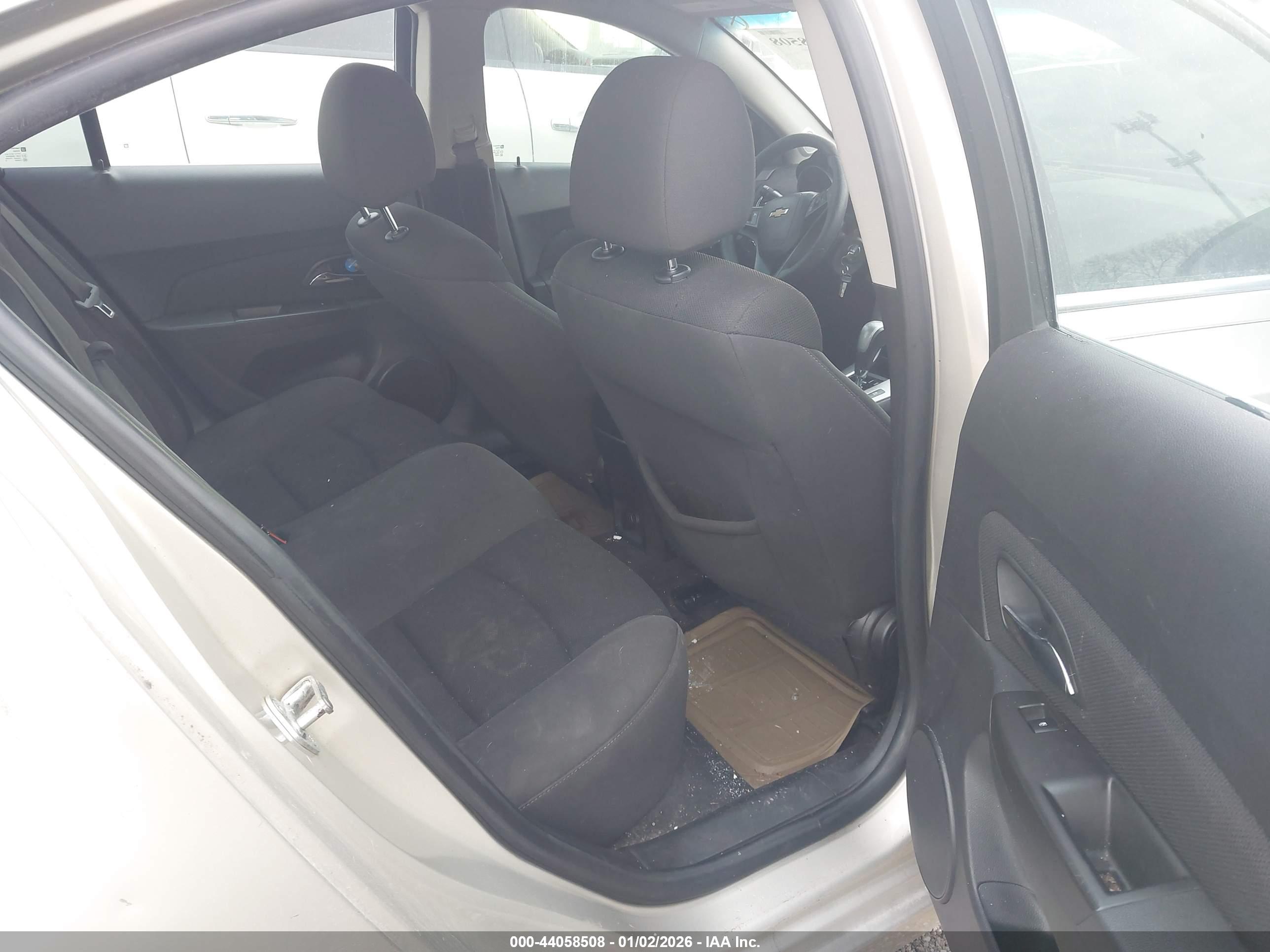 CHEVROLET CRUZE image 8