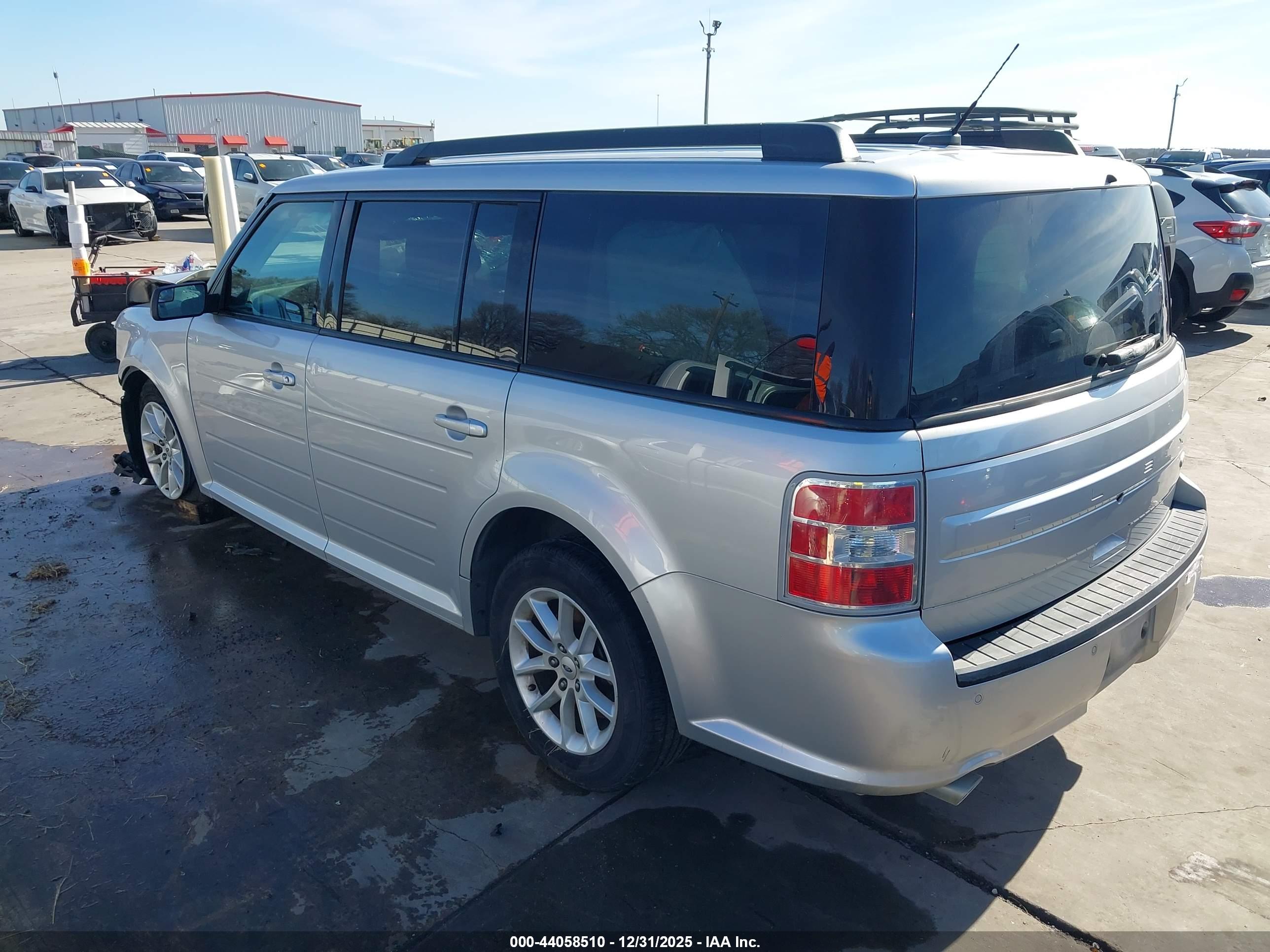 FORD FLEX image 3