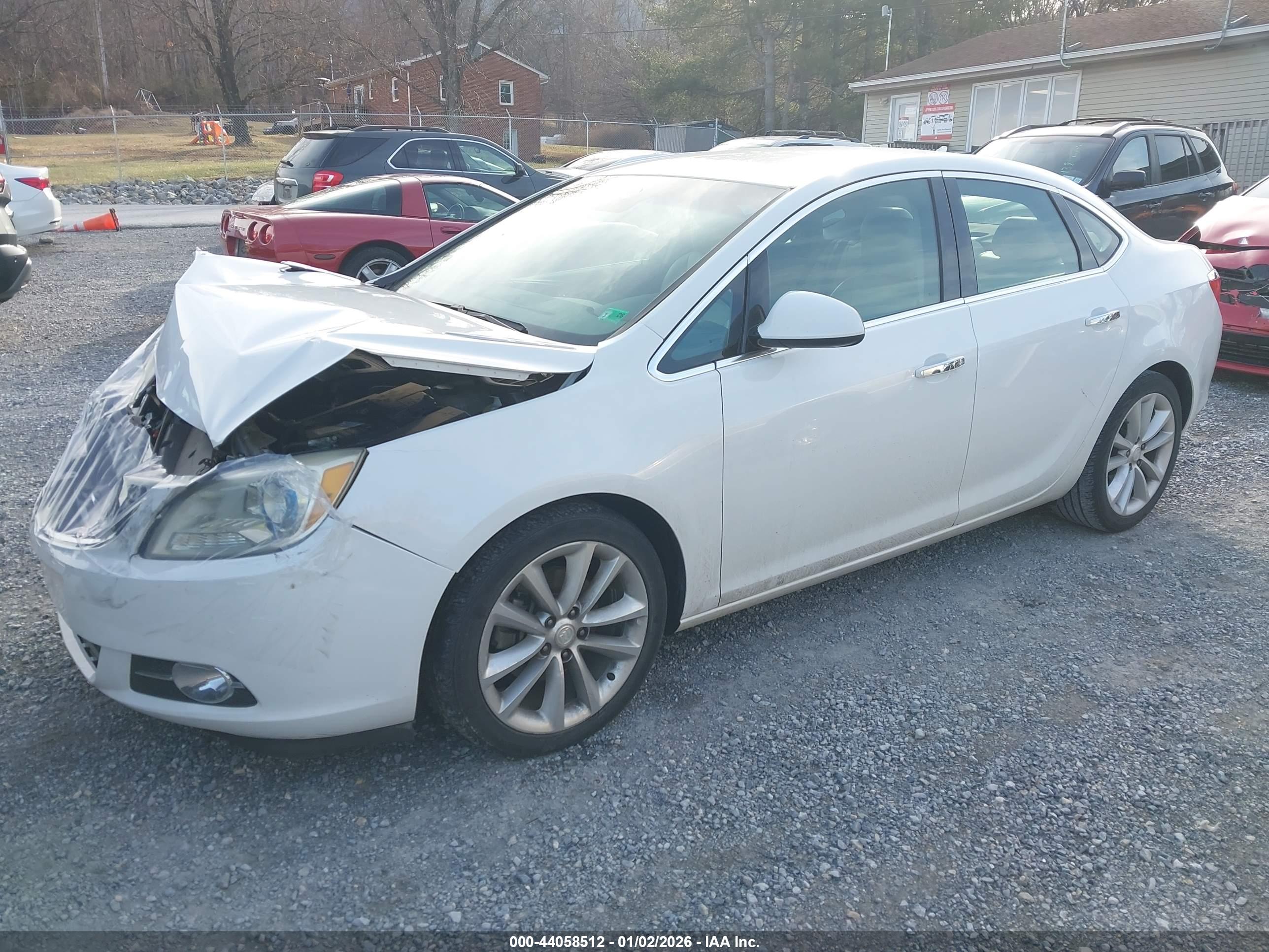 BUICK VERANO image 2