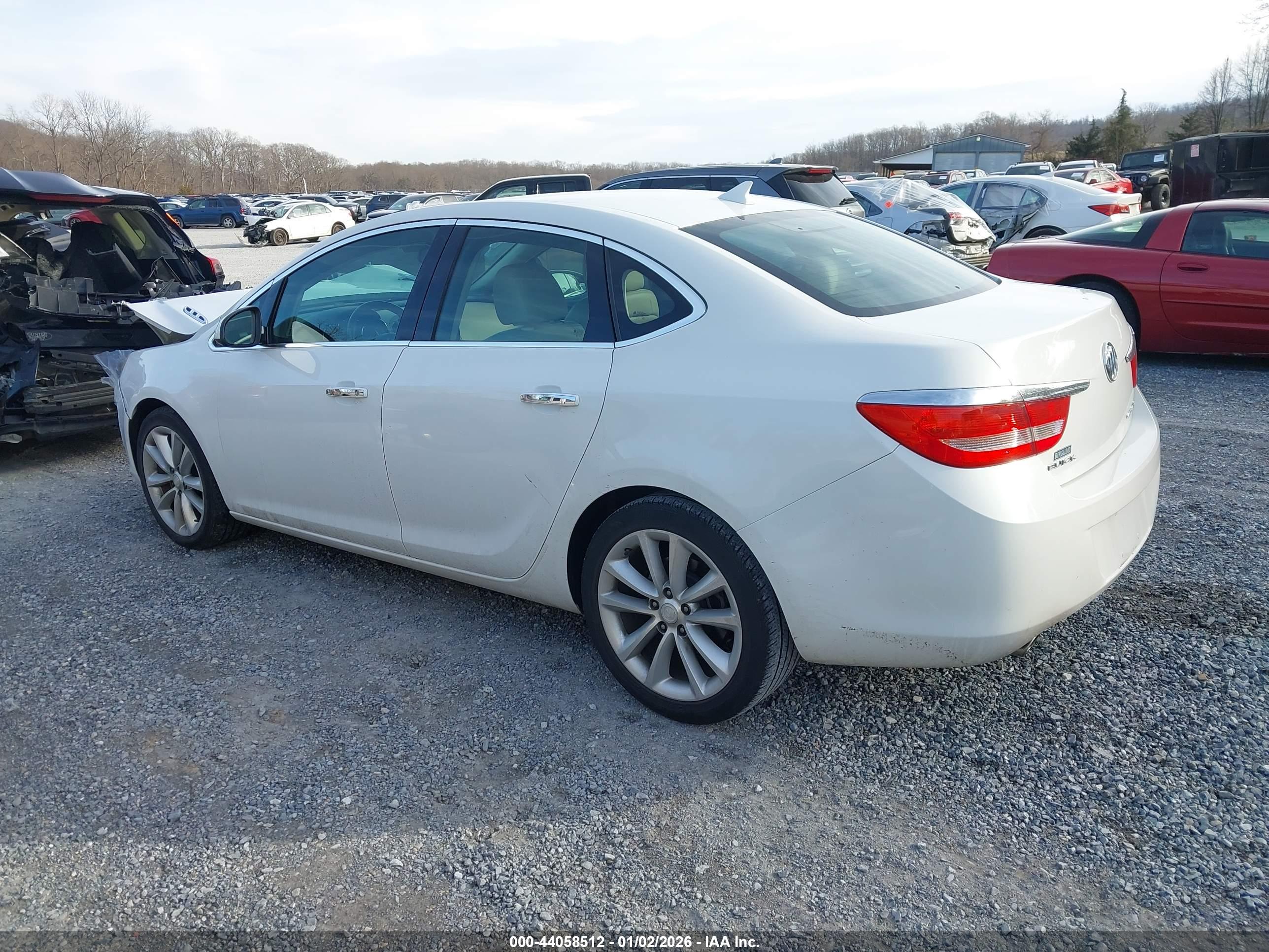 BUICK VERANO image 3
