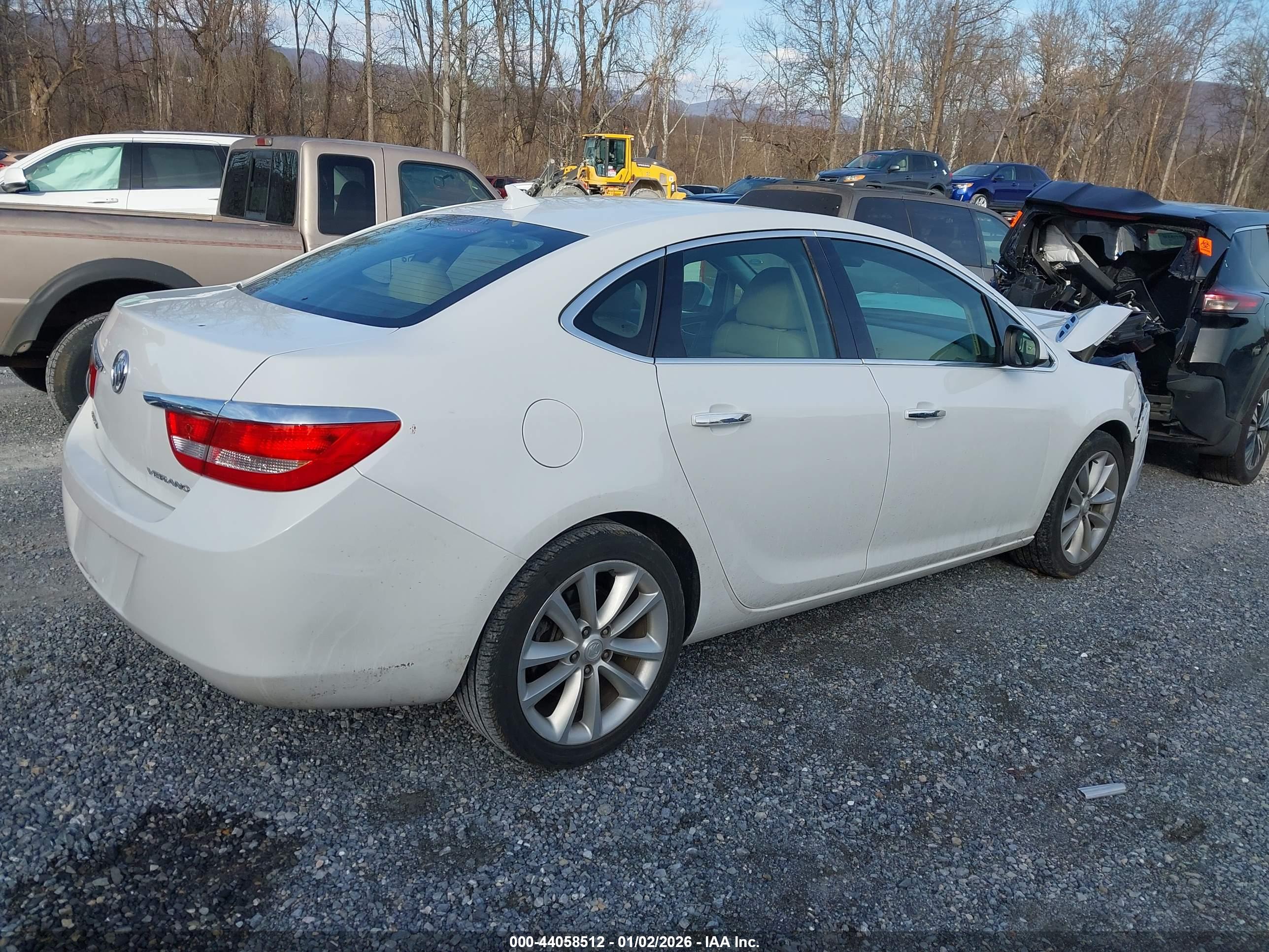 BUICK VERANO image 4