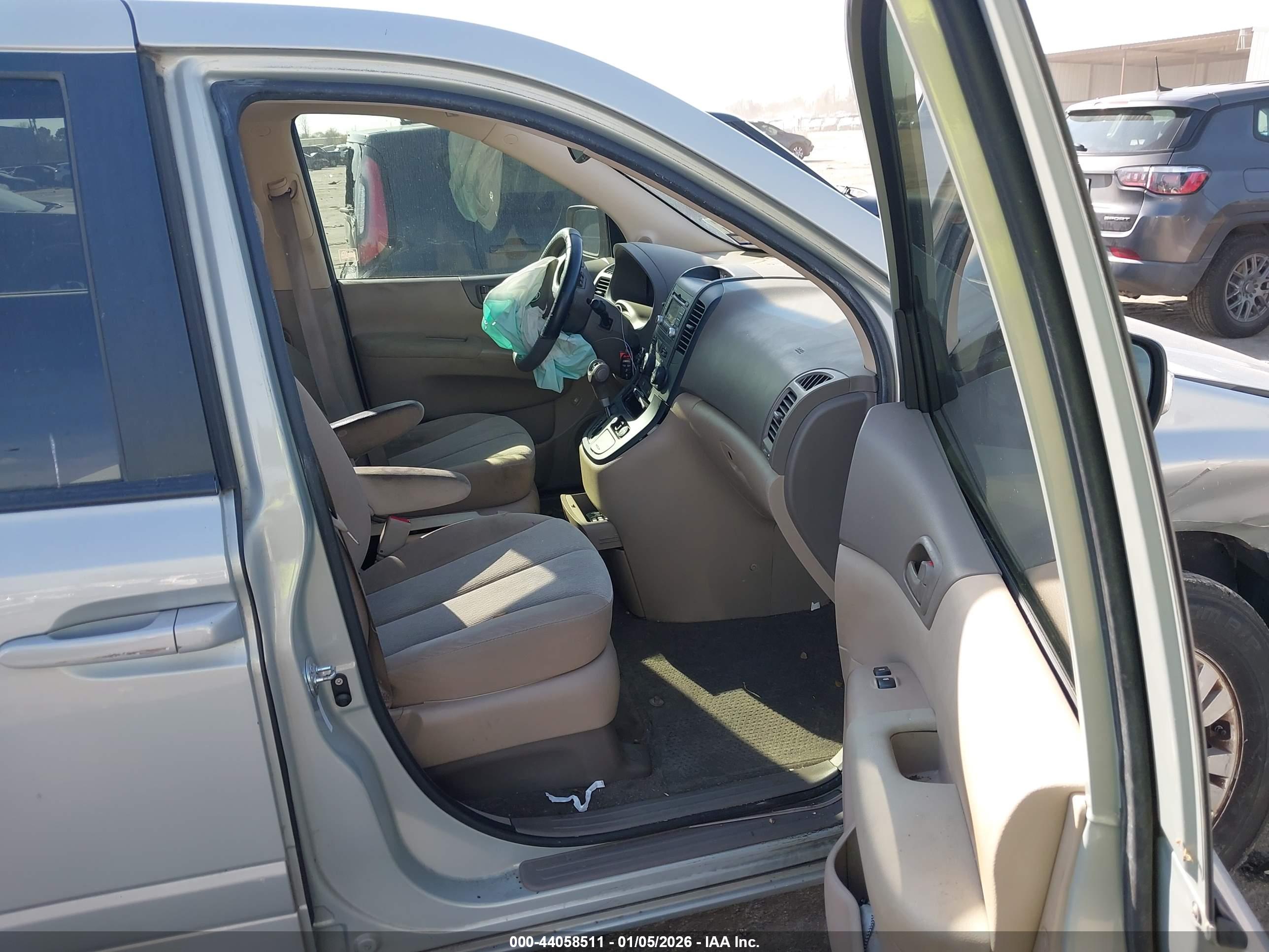 KIA SEDONA image 5