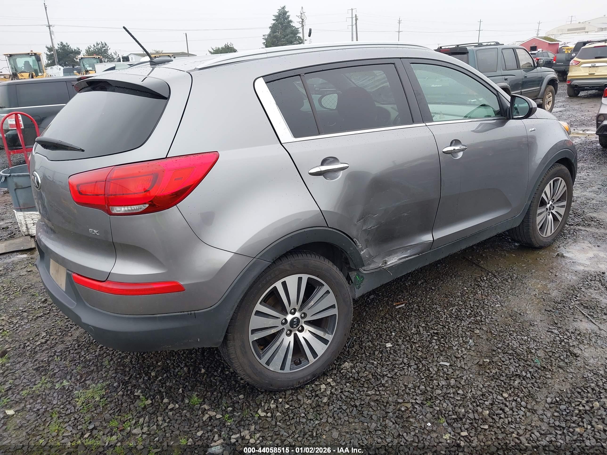 KIA SPORTAGE image 4