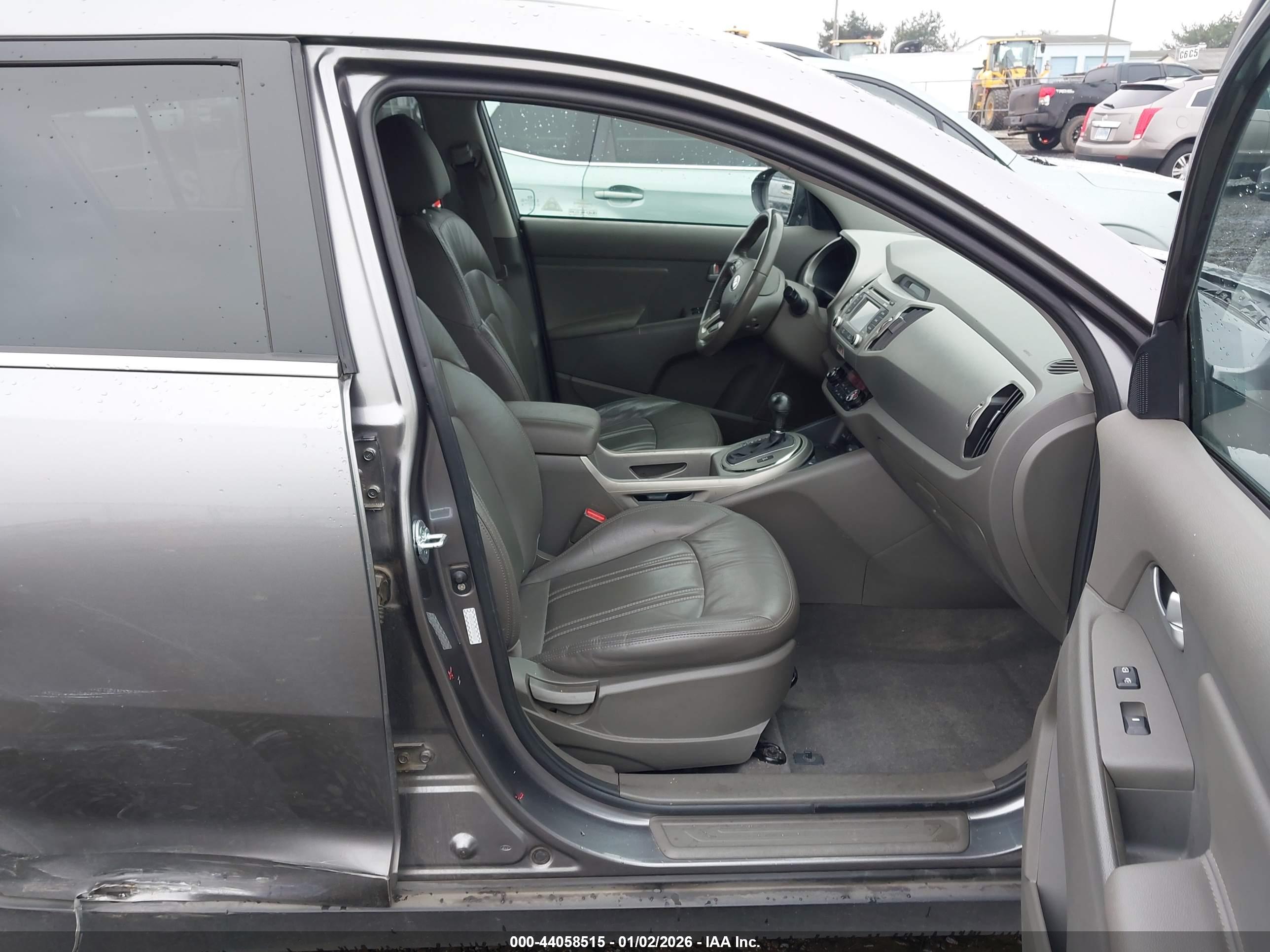 KIA SPORTAGE image 5