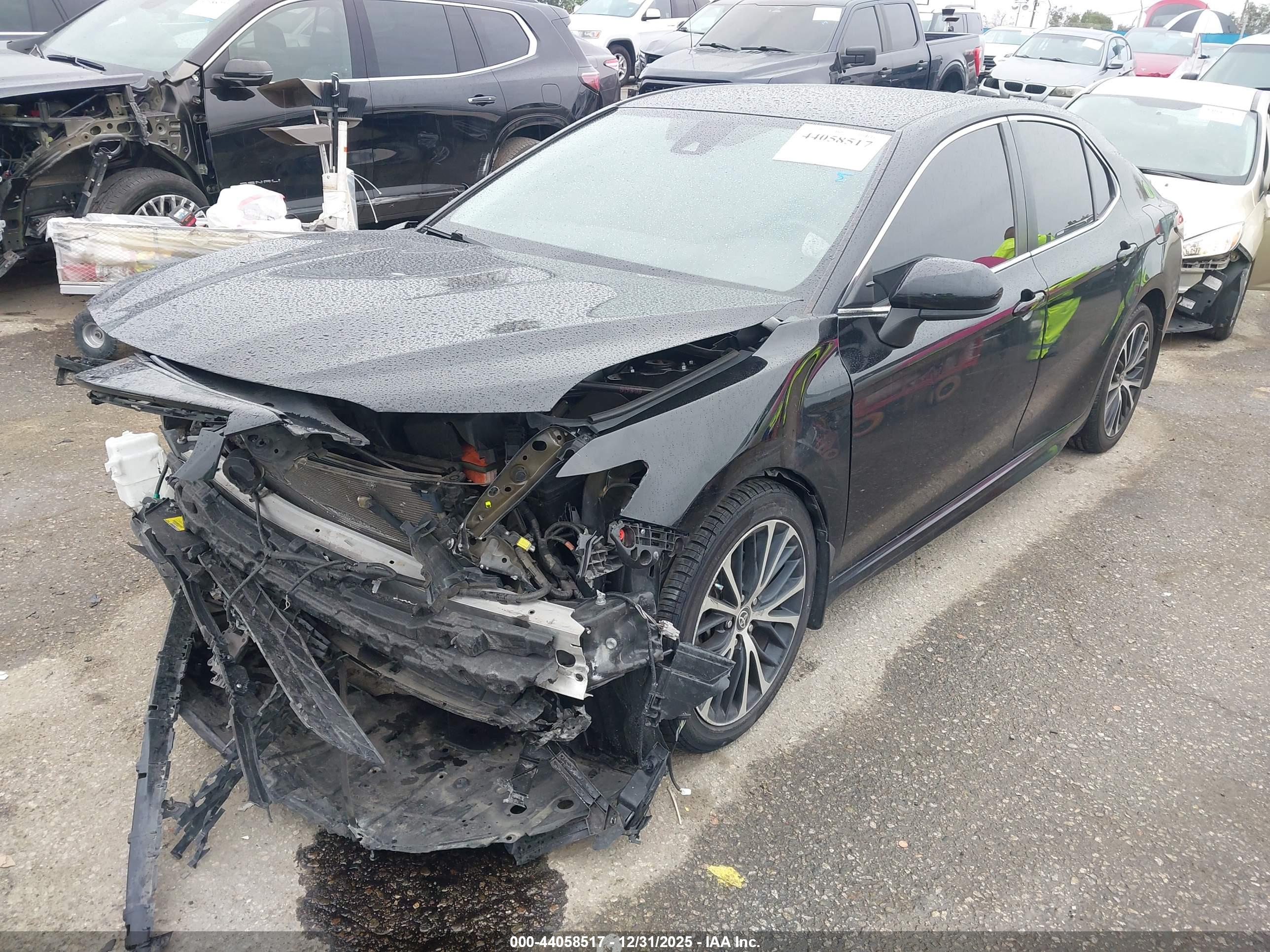 TOYOTA CAMRY image 2