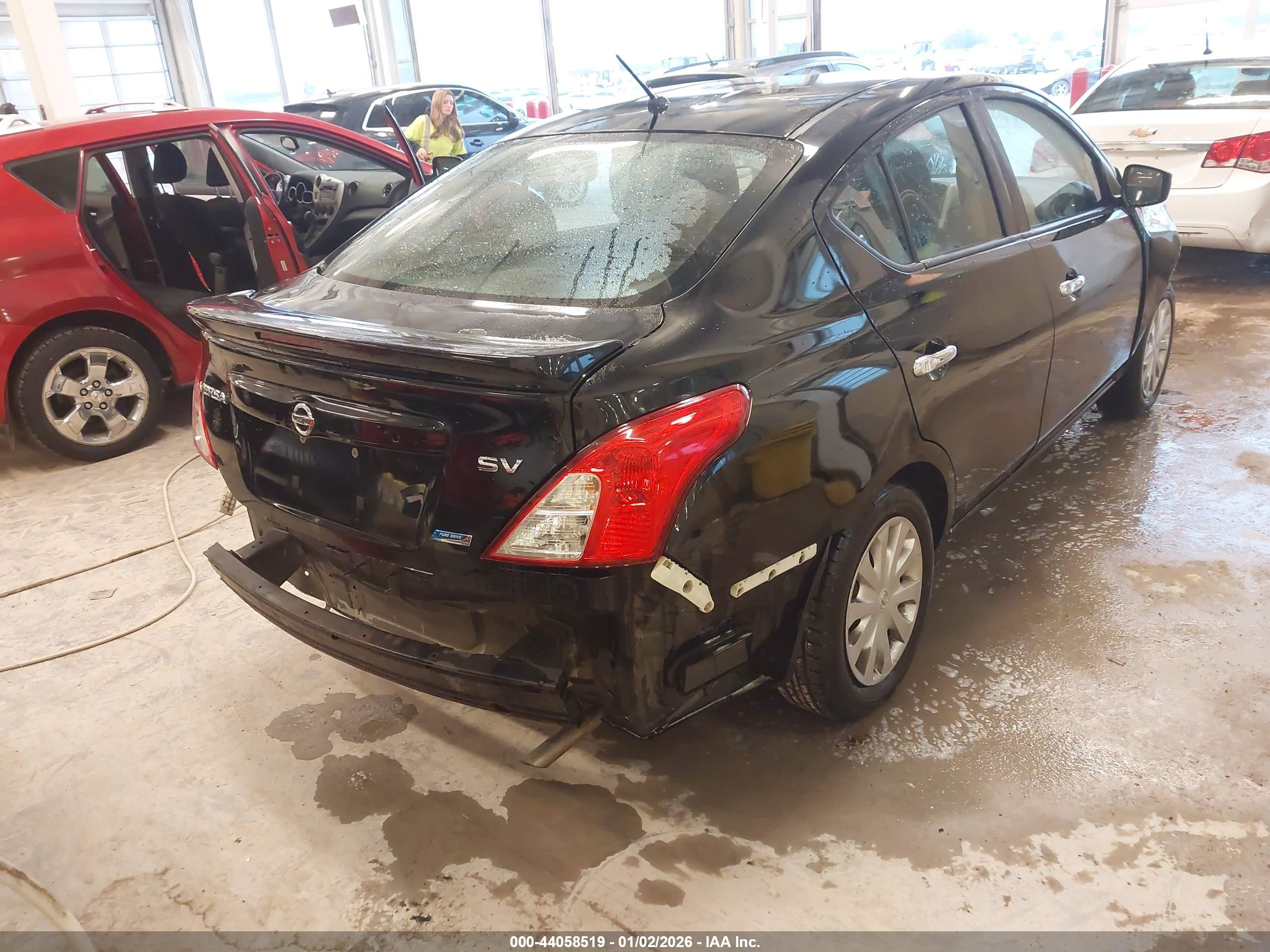 NISSAN VERSA image 4