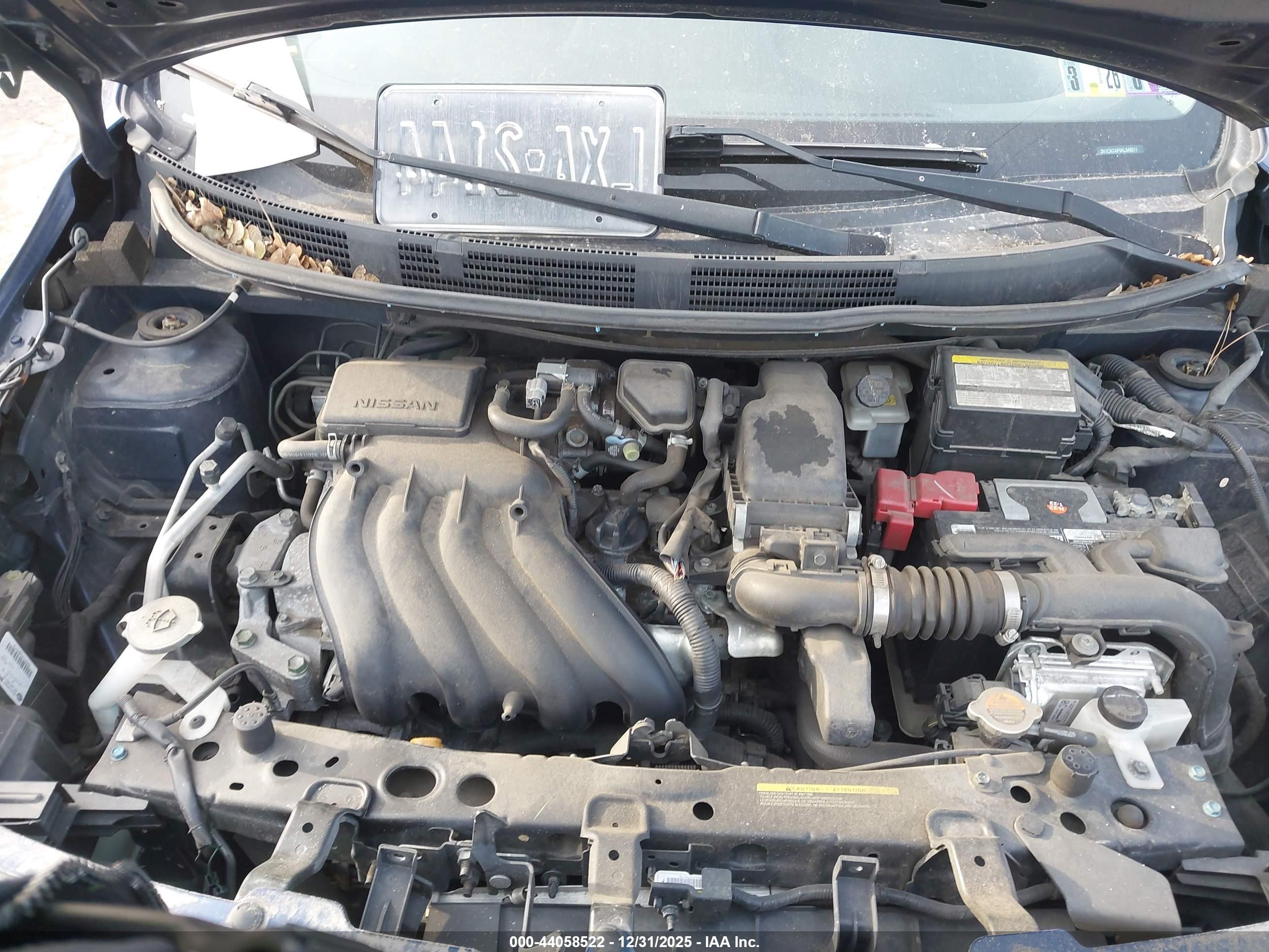 NISSAN VERSA image 10