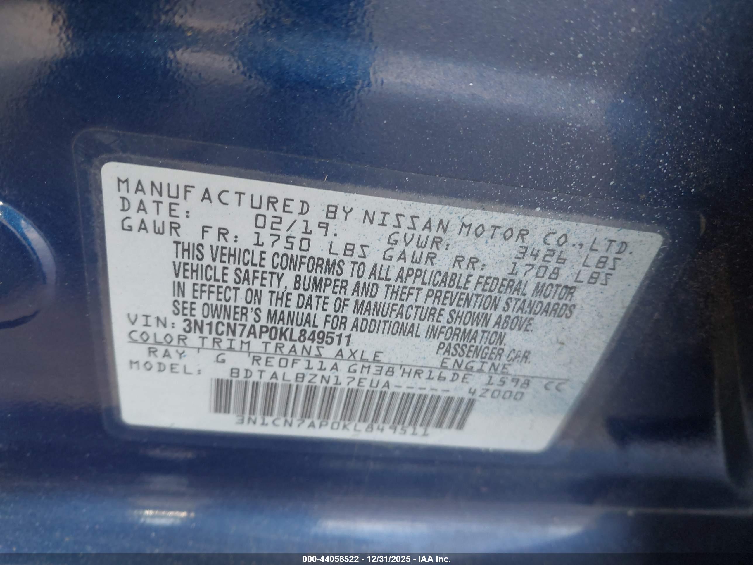 NISSAN VERSA image 9