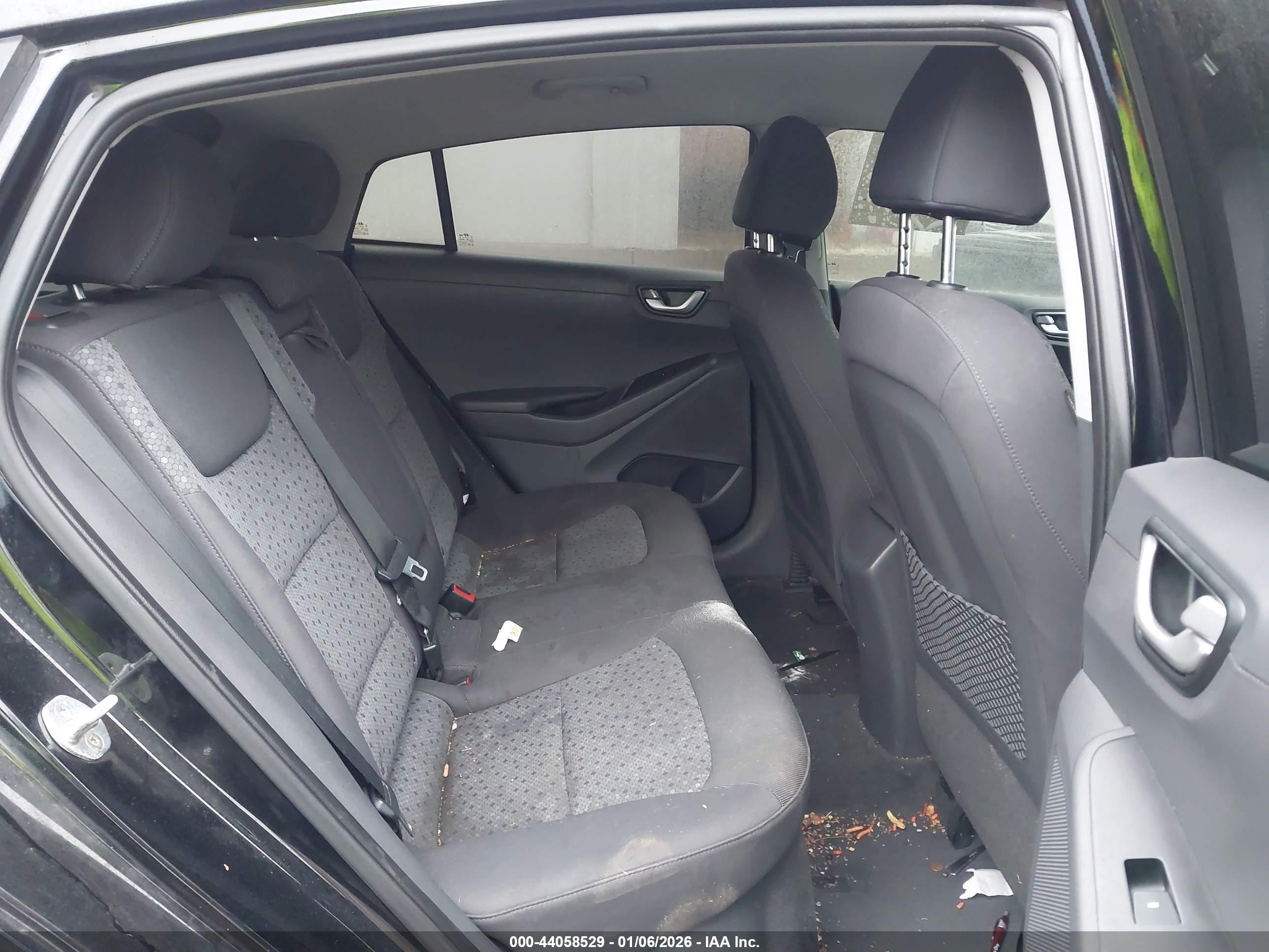 HYUNDAI IONIQ image 8