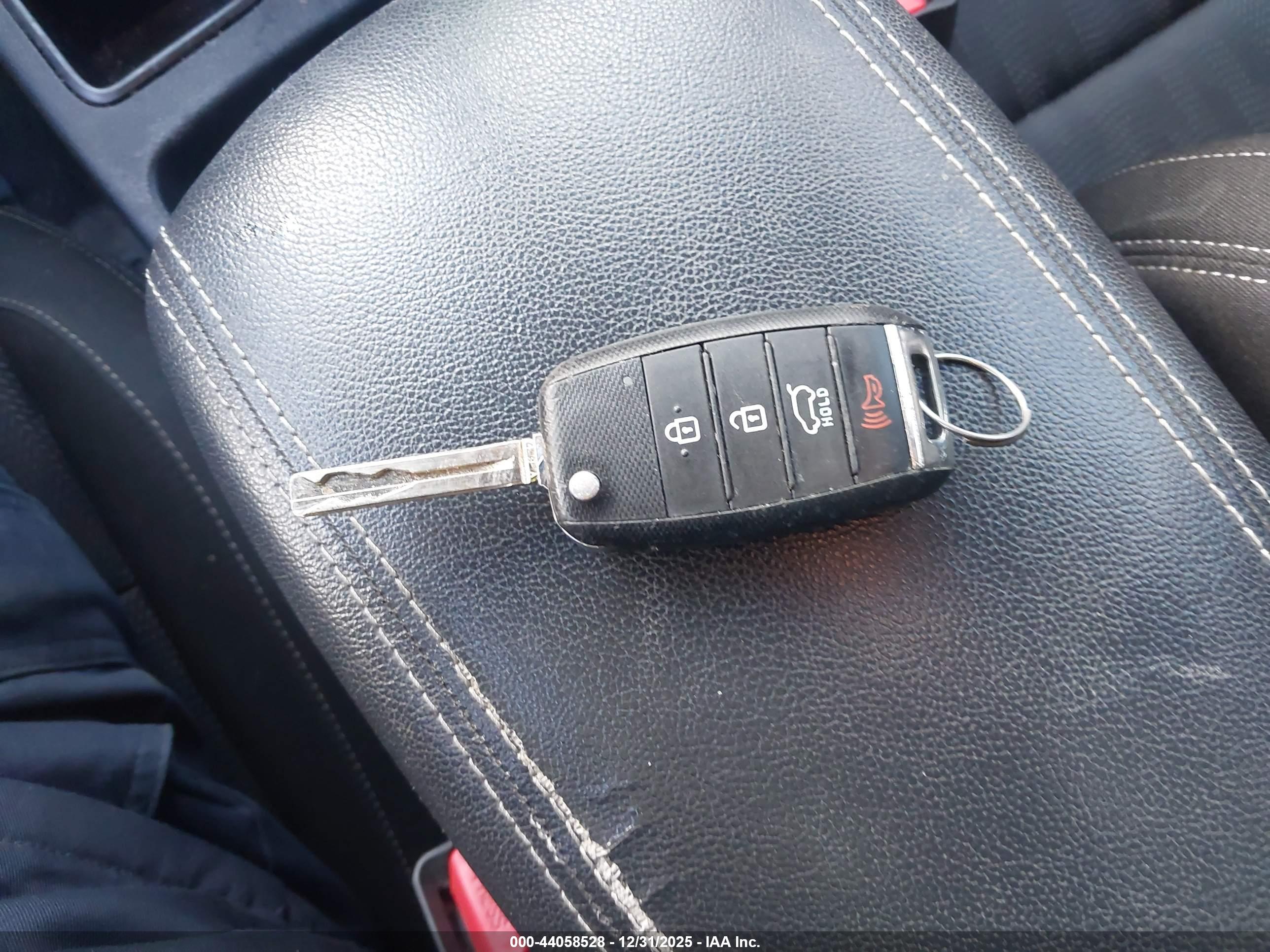 KIA SPORTAGE image 11