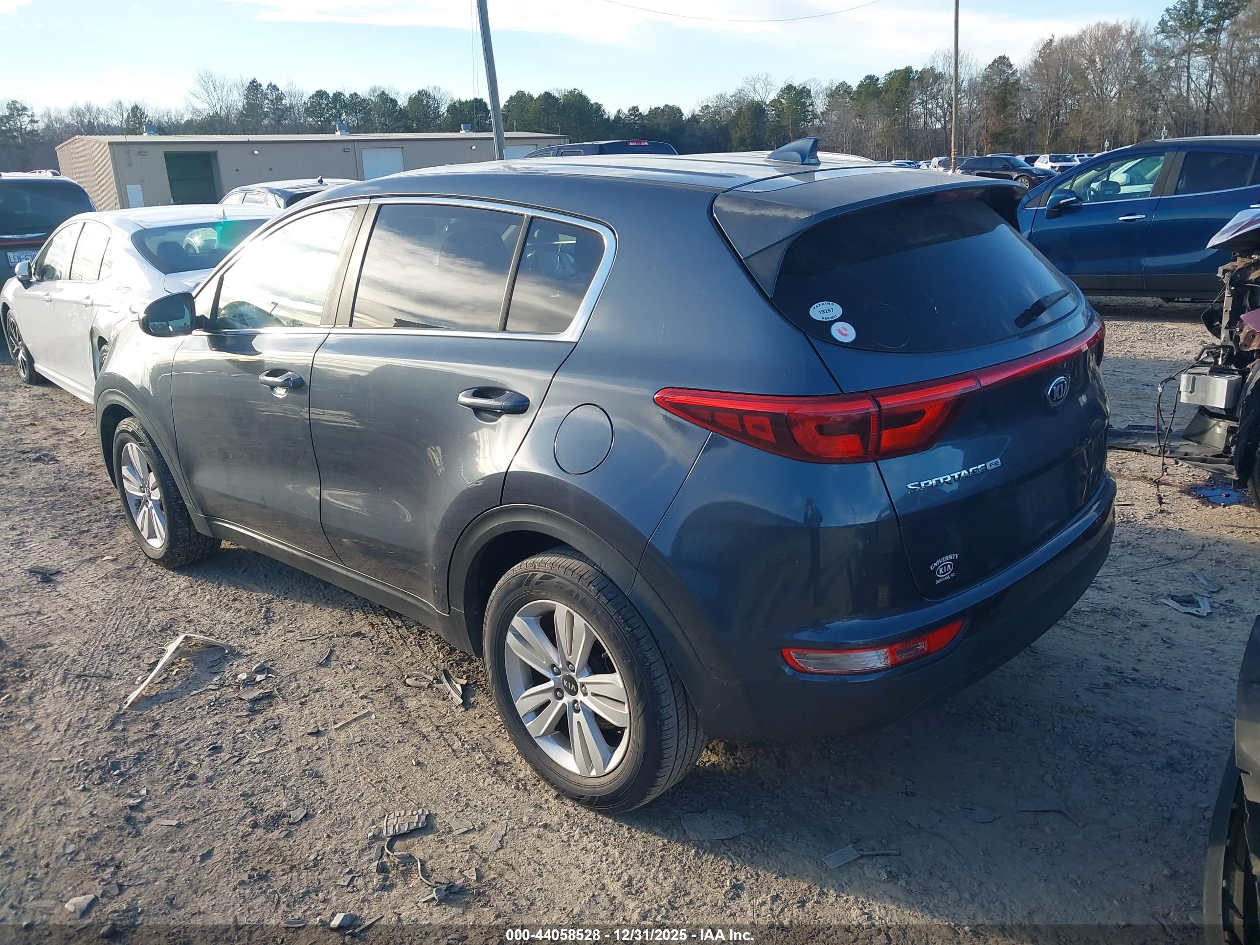 KIA SPORTAGE image 3