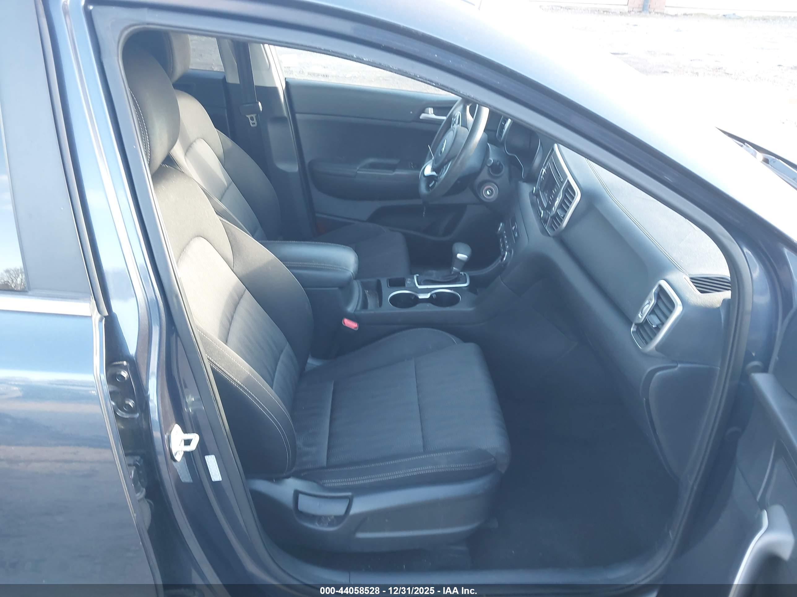 KIA SPORTAGE image 5