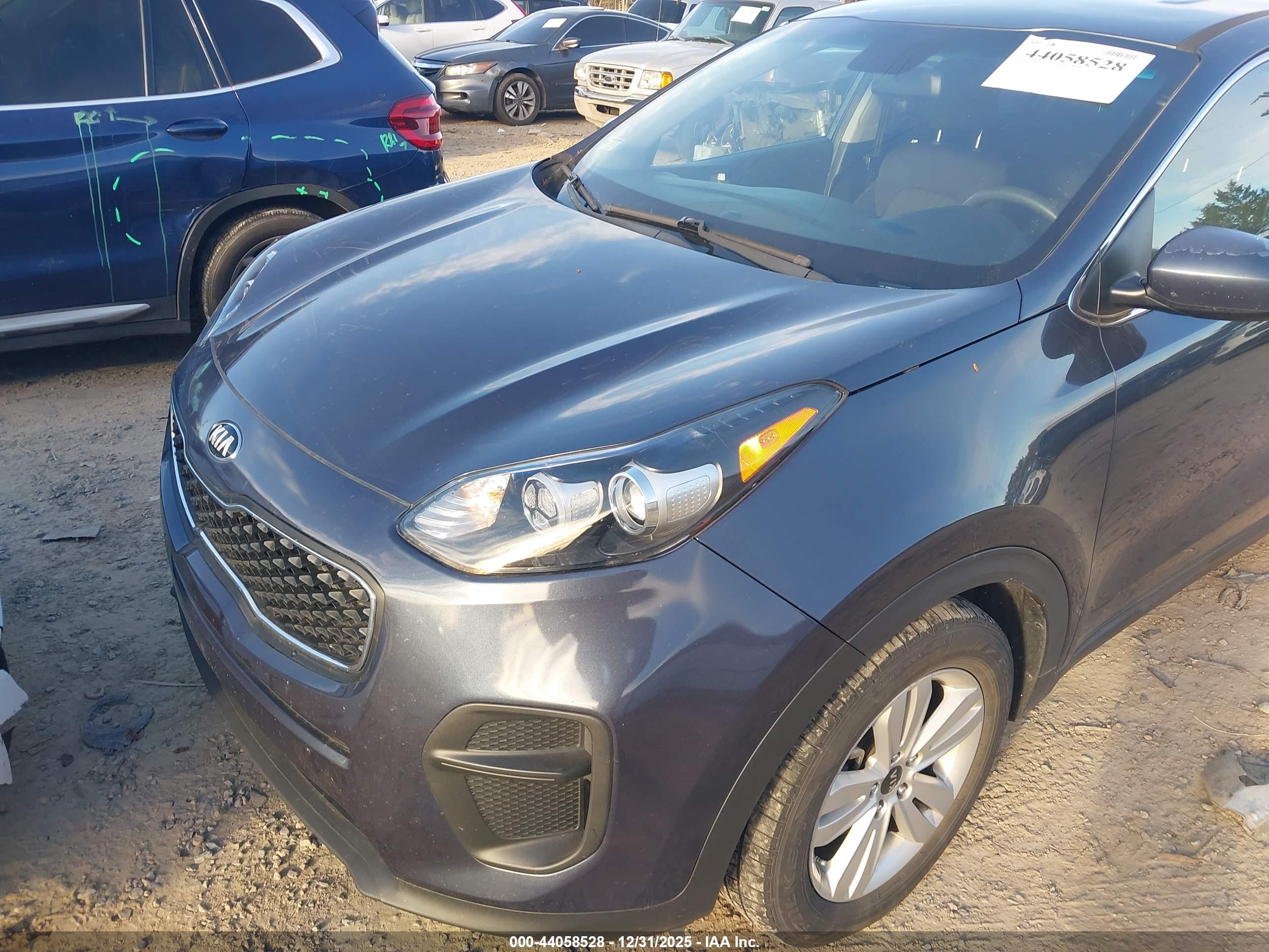 KIA SPORTAGE image 6