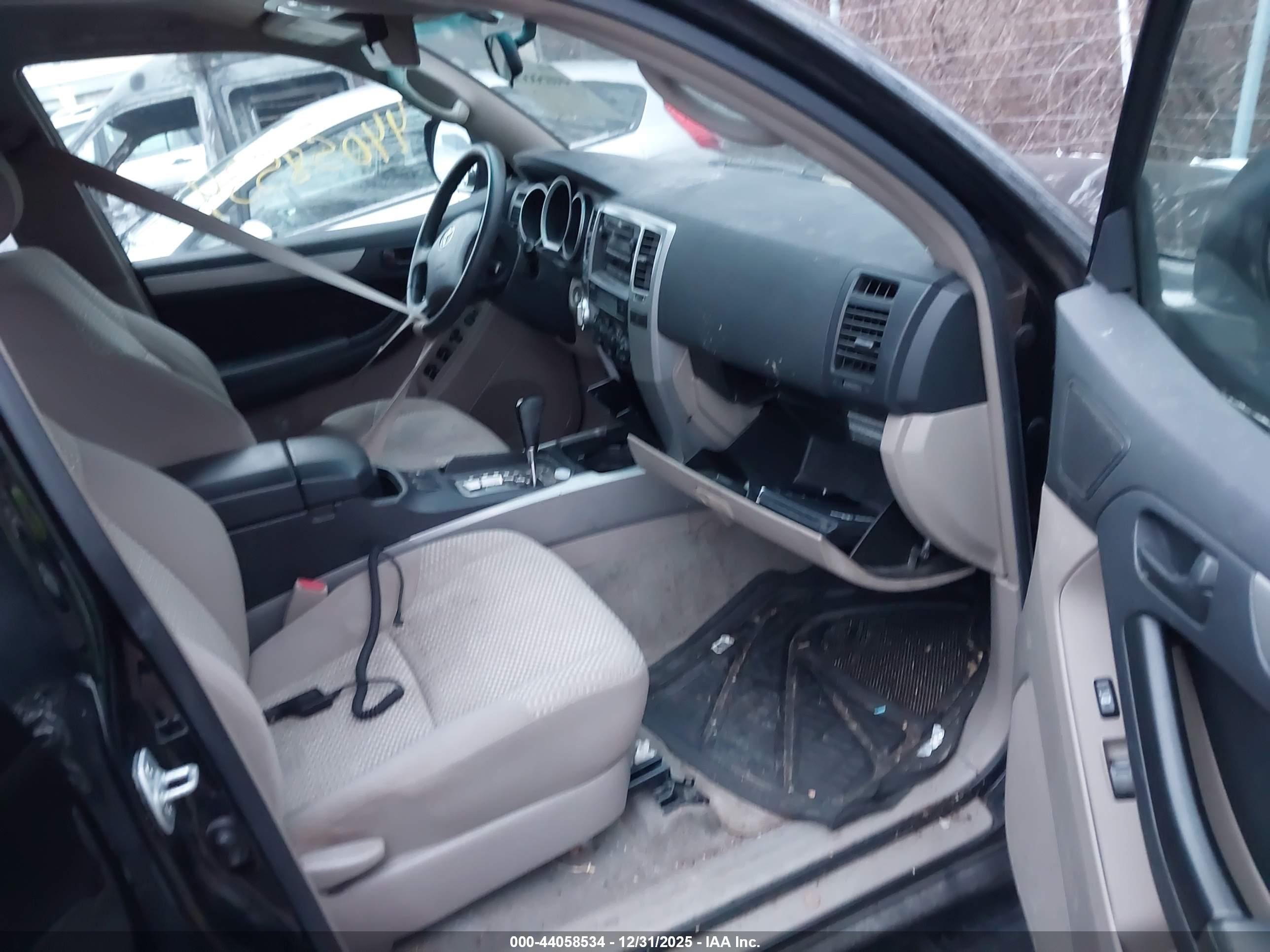 TOYOTA 4RUNNER image 5