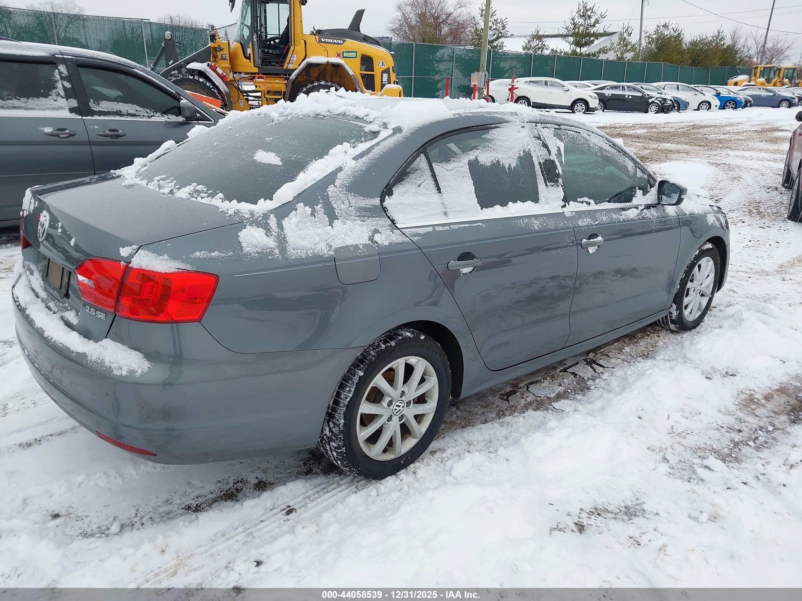 VOLKSWAGEN JETTA image 4