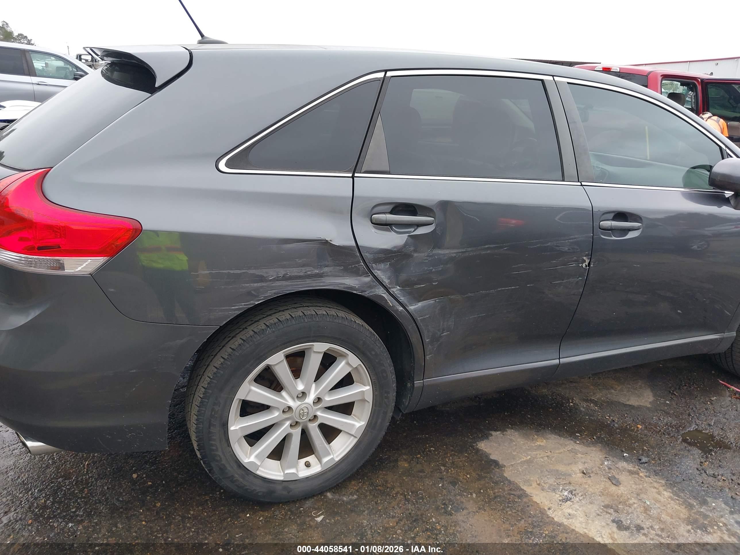 TOYOTA VENZA image 6
